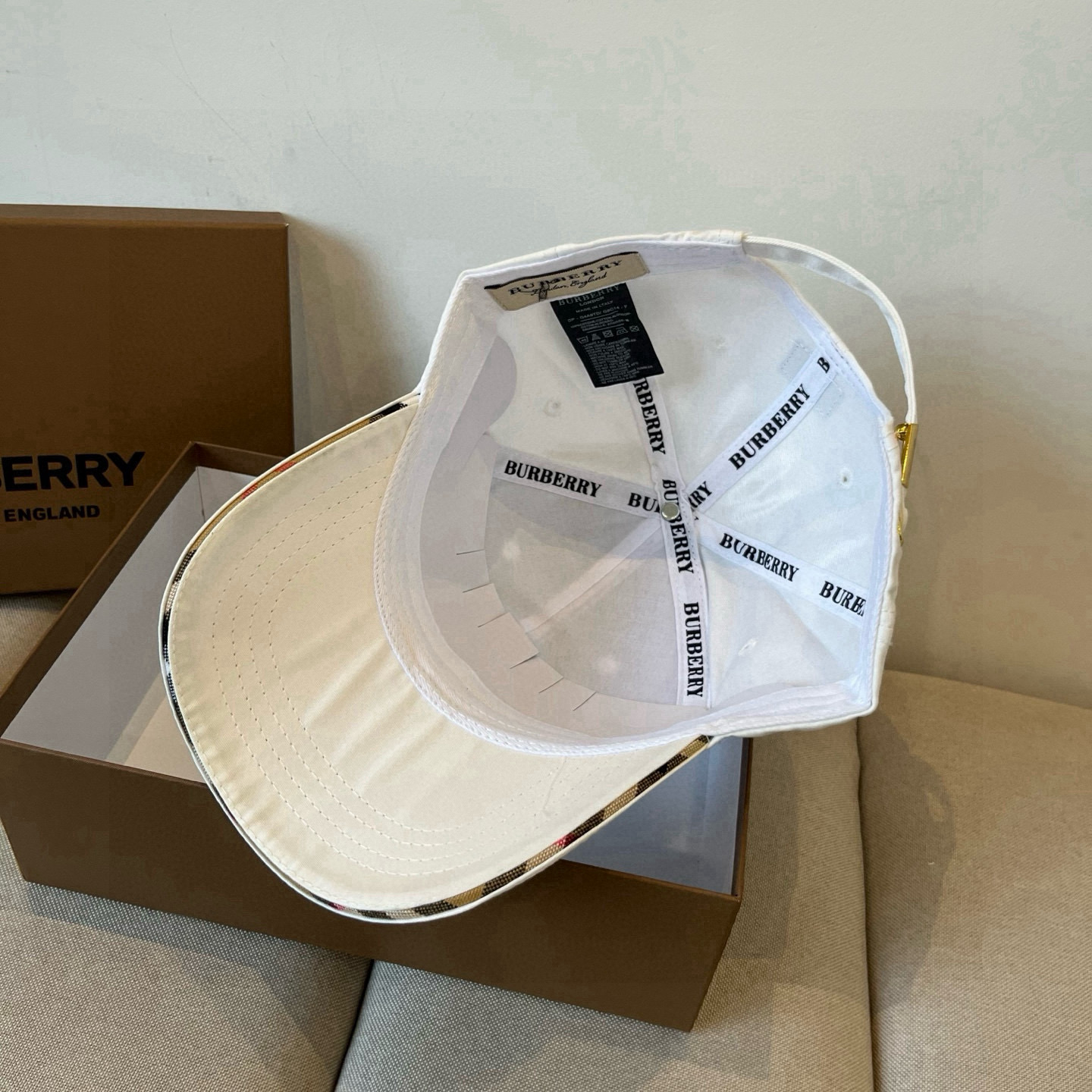  BURBERRY巴宝利早春新款棒球帽，简约尚时风，男女同款！高质品，尊享品质感！