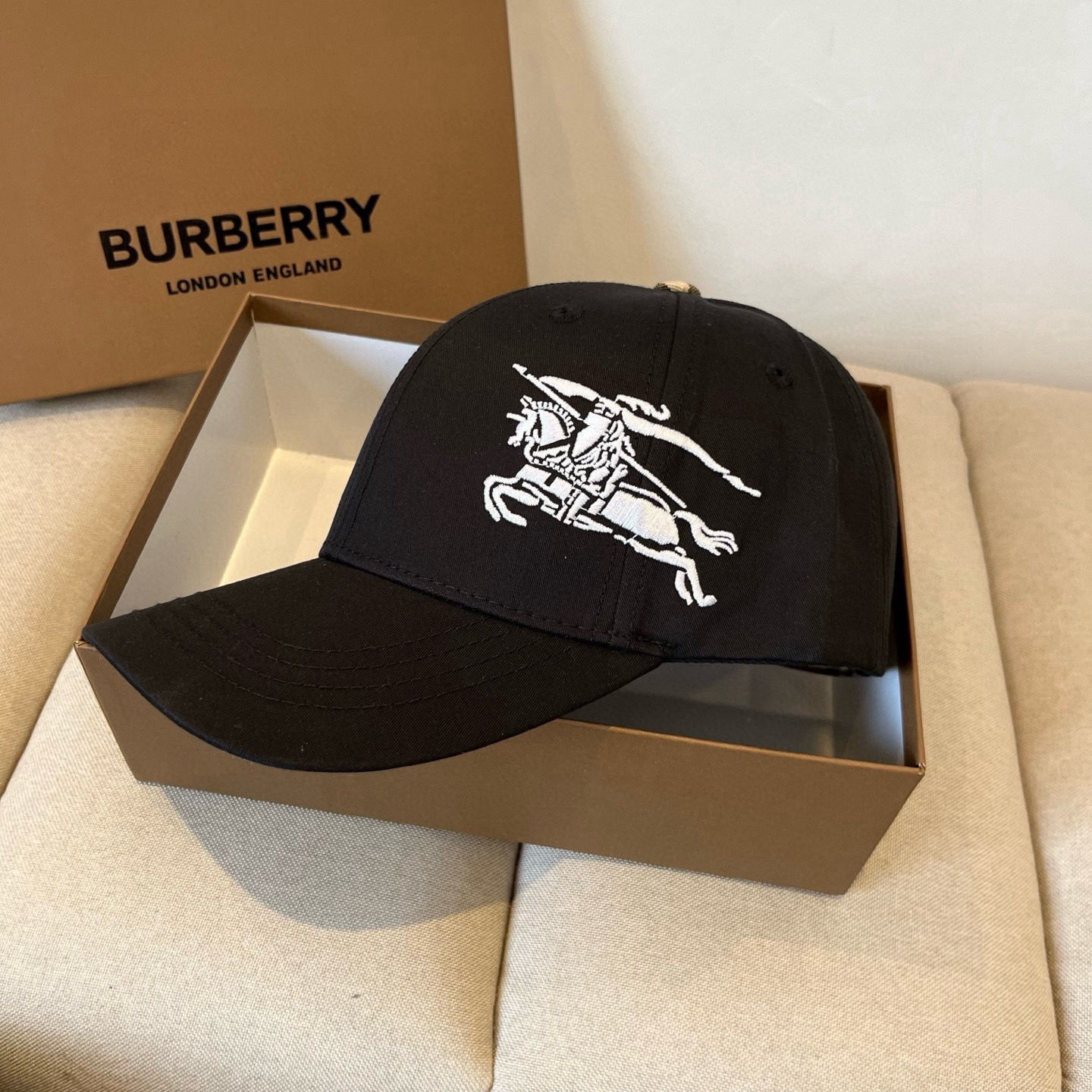  BURBERRY巴宝利早春新款棒球帽，简约尚时风，男女同款！高质品，尊享品质感！