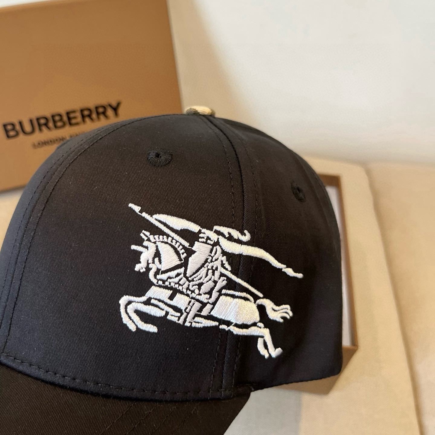  BURBERRY巴宝利早春新款棒球帽，简约尚时风，男女同款！高质品，尊享品质感！