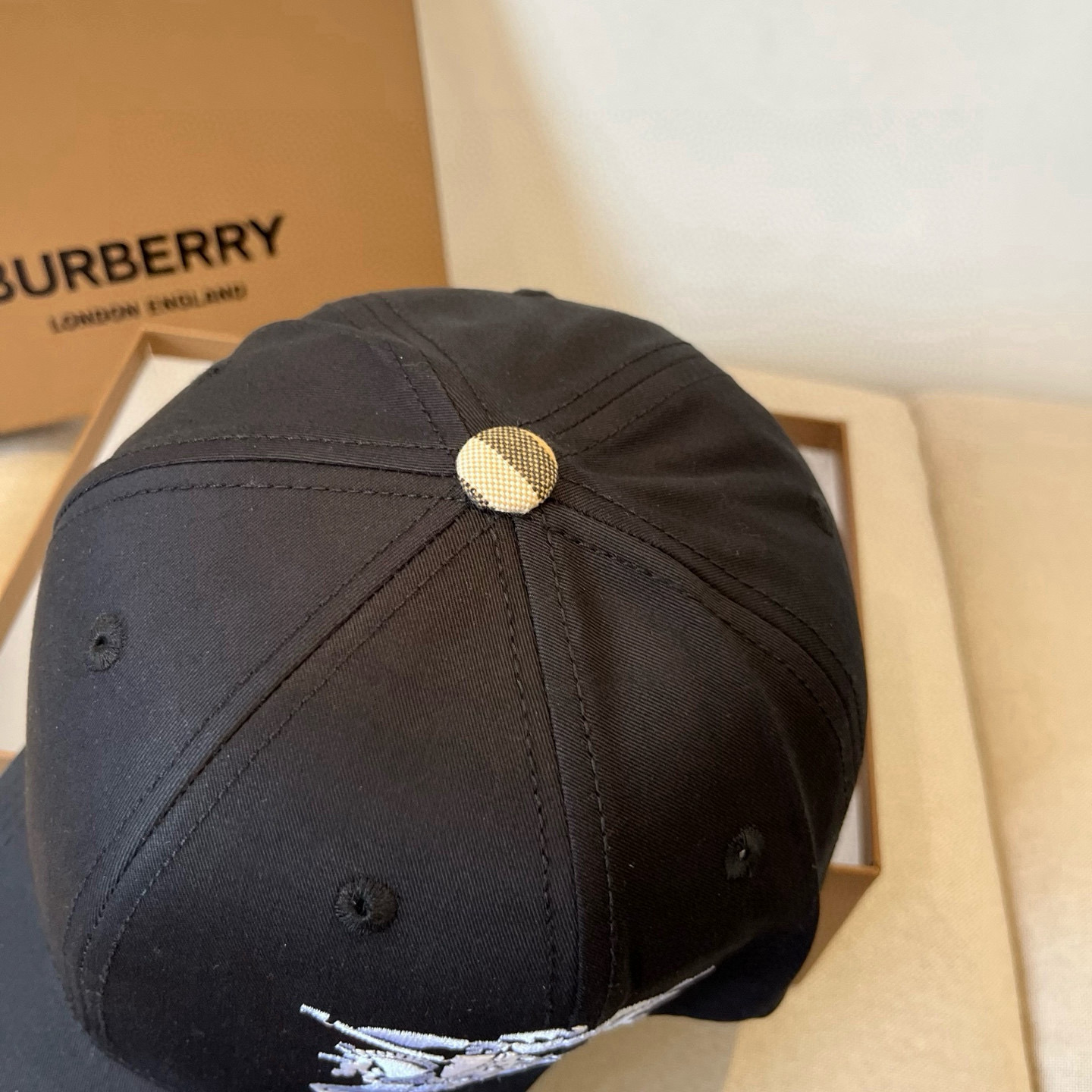  BURBERRY巴宝利早春新款棒球帽，简约尚时风，男女同款！高质品，尊享品质感！