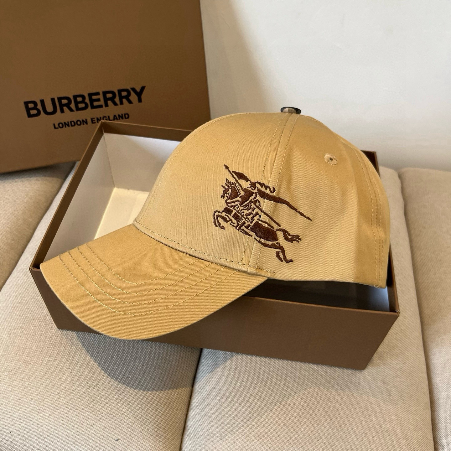  BURBERRY巴宝利早春新款棒球帽，简约尚时风，男女同款！高质品，尊享品质感！