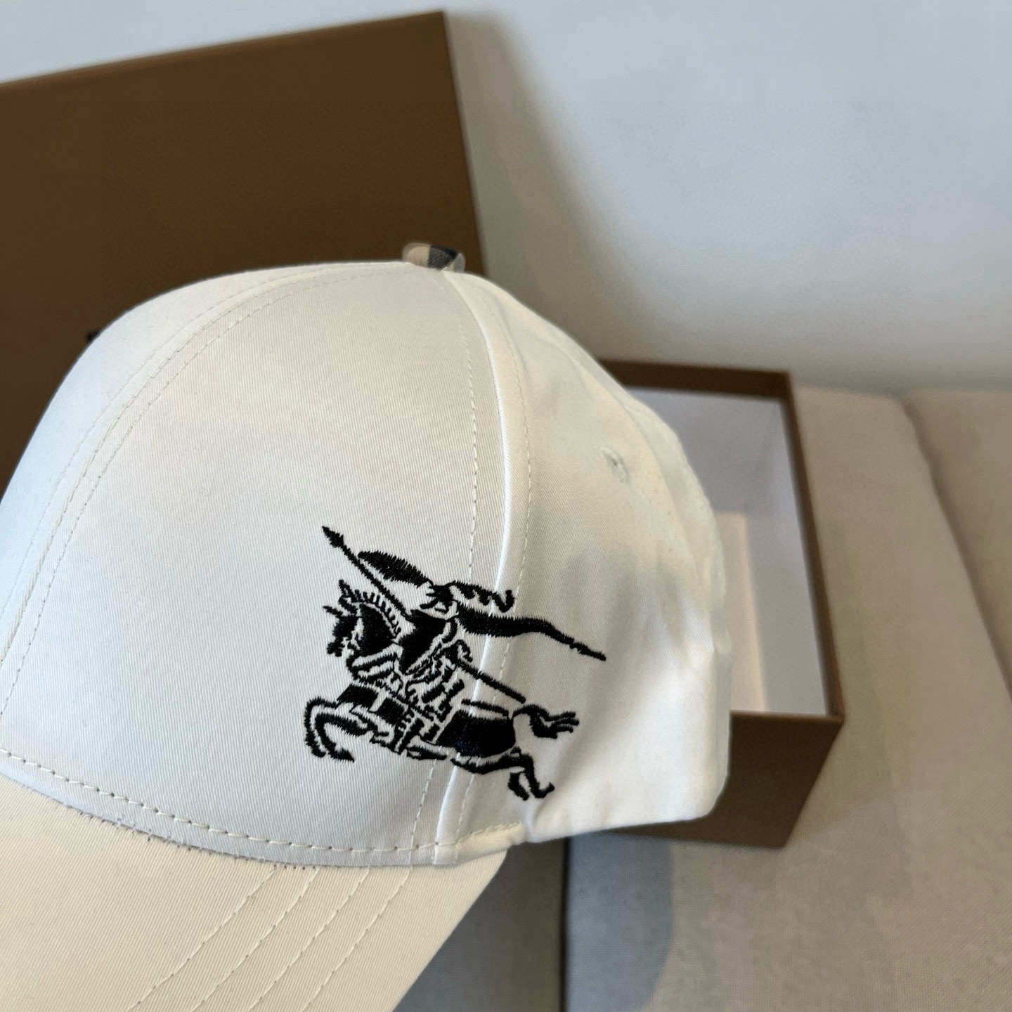  BURBERRY巴宝利早春新款棒球帽，简约尚时风，男女同款！高质品，尊享品质感！