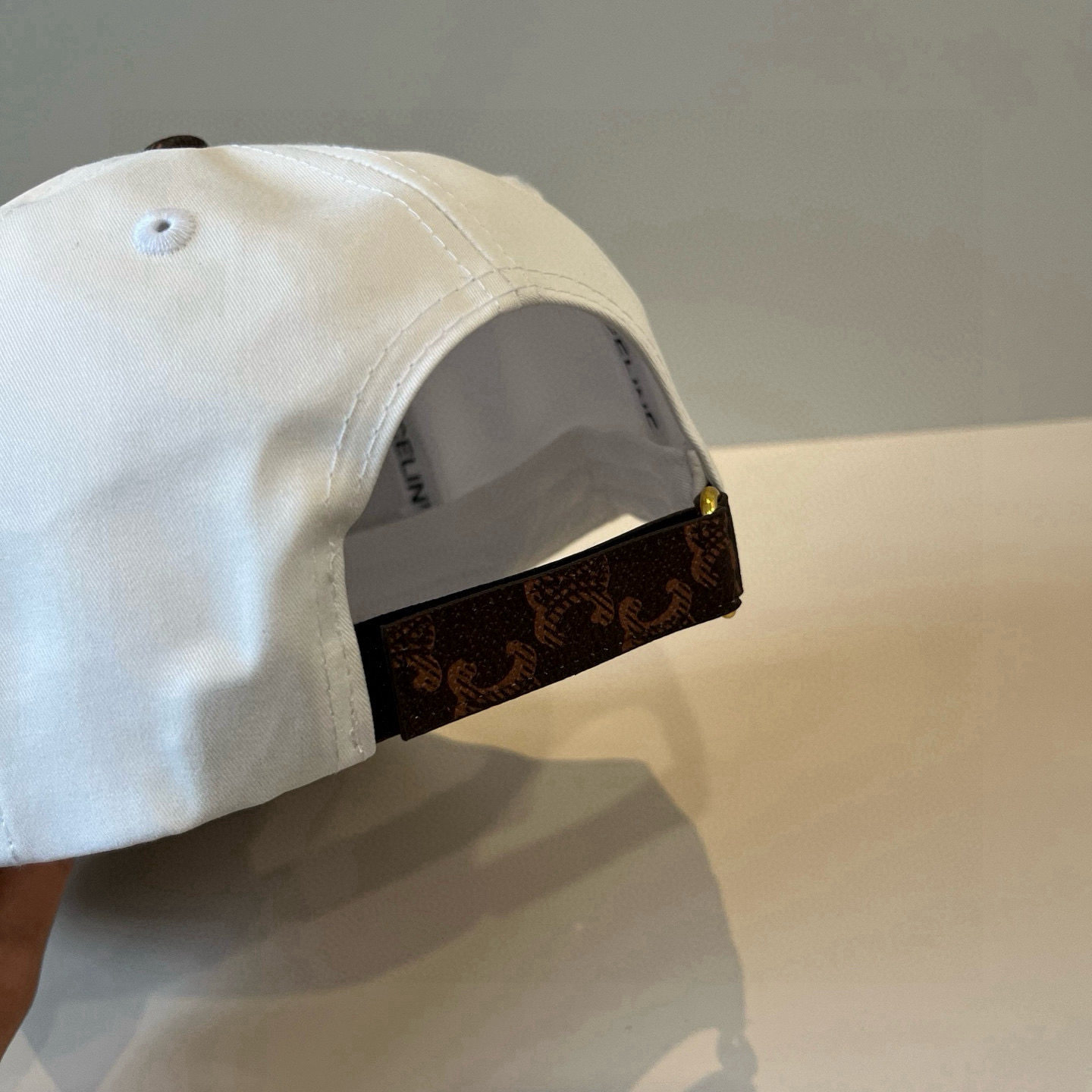 【CELINE赛琳】新款经典休闲潮流款 棒球帽🧢日韩风格，随便搭配都超好看！出门旅游，绝对要入手的一款