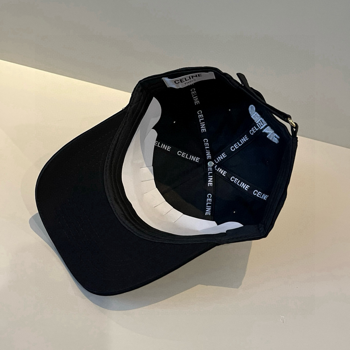 【CELINE赛琳】新款经典休闲潮流款 棒球帽🧢日韩风格，随便搭配都超好看！出门旅游，绝对要入手的一款
