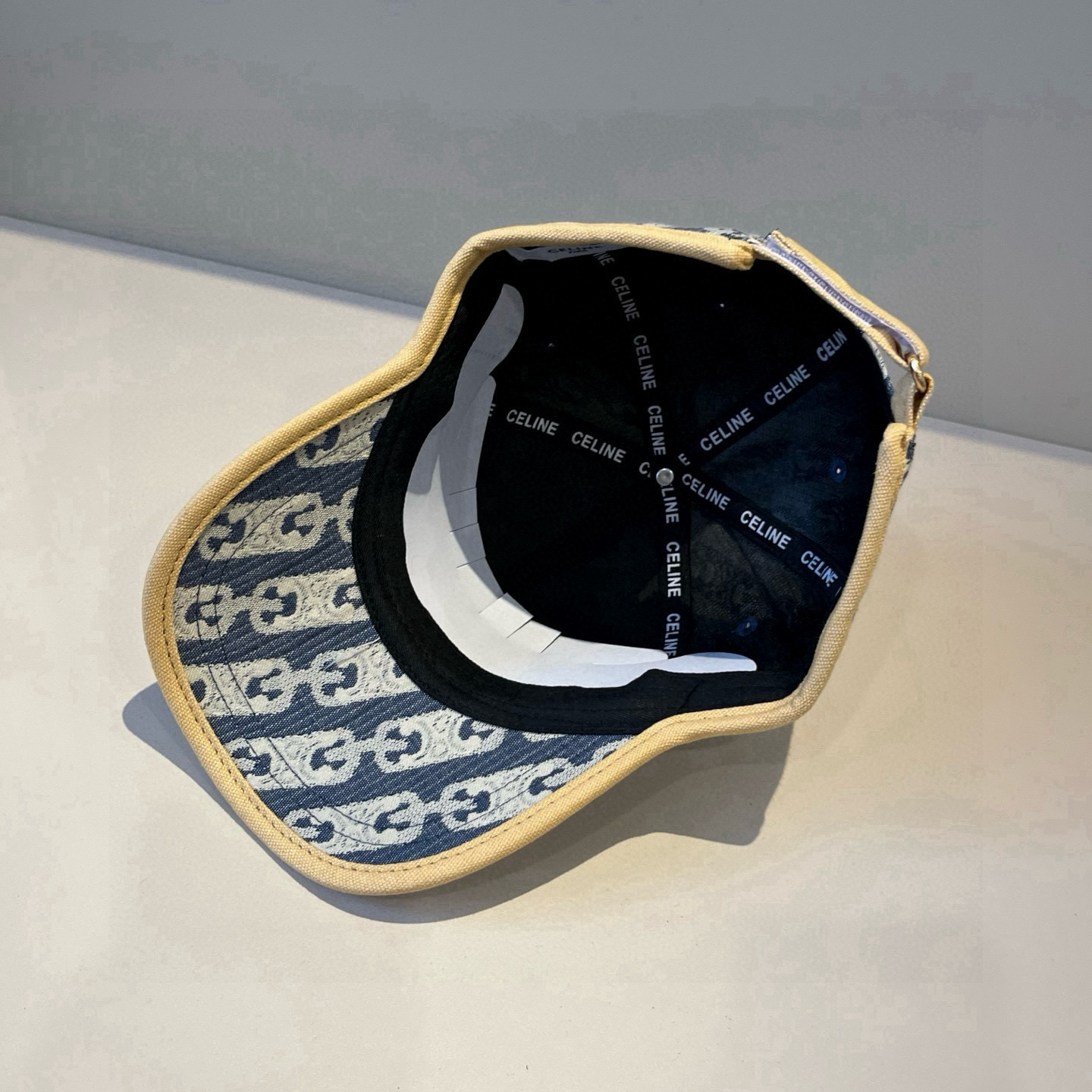 【CELINE赛琳】新款经典休闲潮流款 棒球帽🧢日韩风格，随便搭配都超好看！出门旅游，绝对要入手的一款