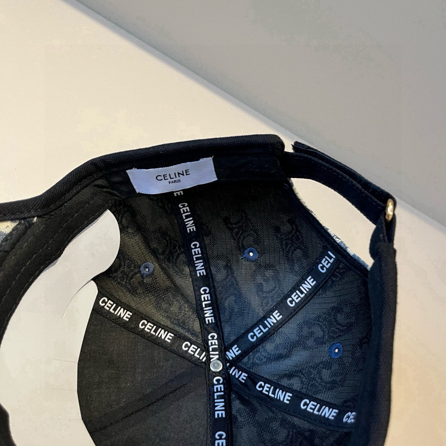 【CELINE赛琳】新款经典休闲潮流款 棒球帽🧢日韩风格，随便搭配都超好看！出门旅游，绝对要入手的一款