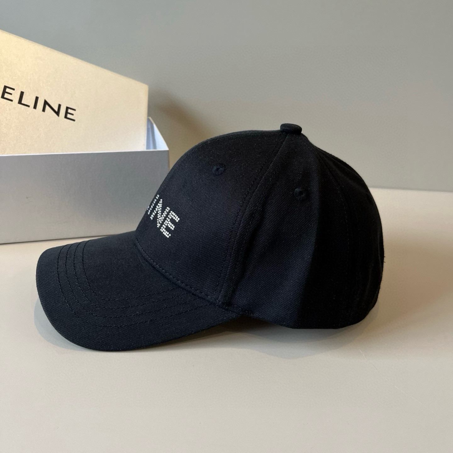 【CELINE赛琳】新款经典休闲潮流款 棒球帽🧢日韩风格，随便搭配都超好看！出门旅游，绝对要入手的一款