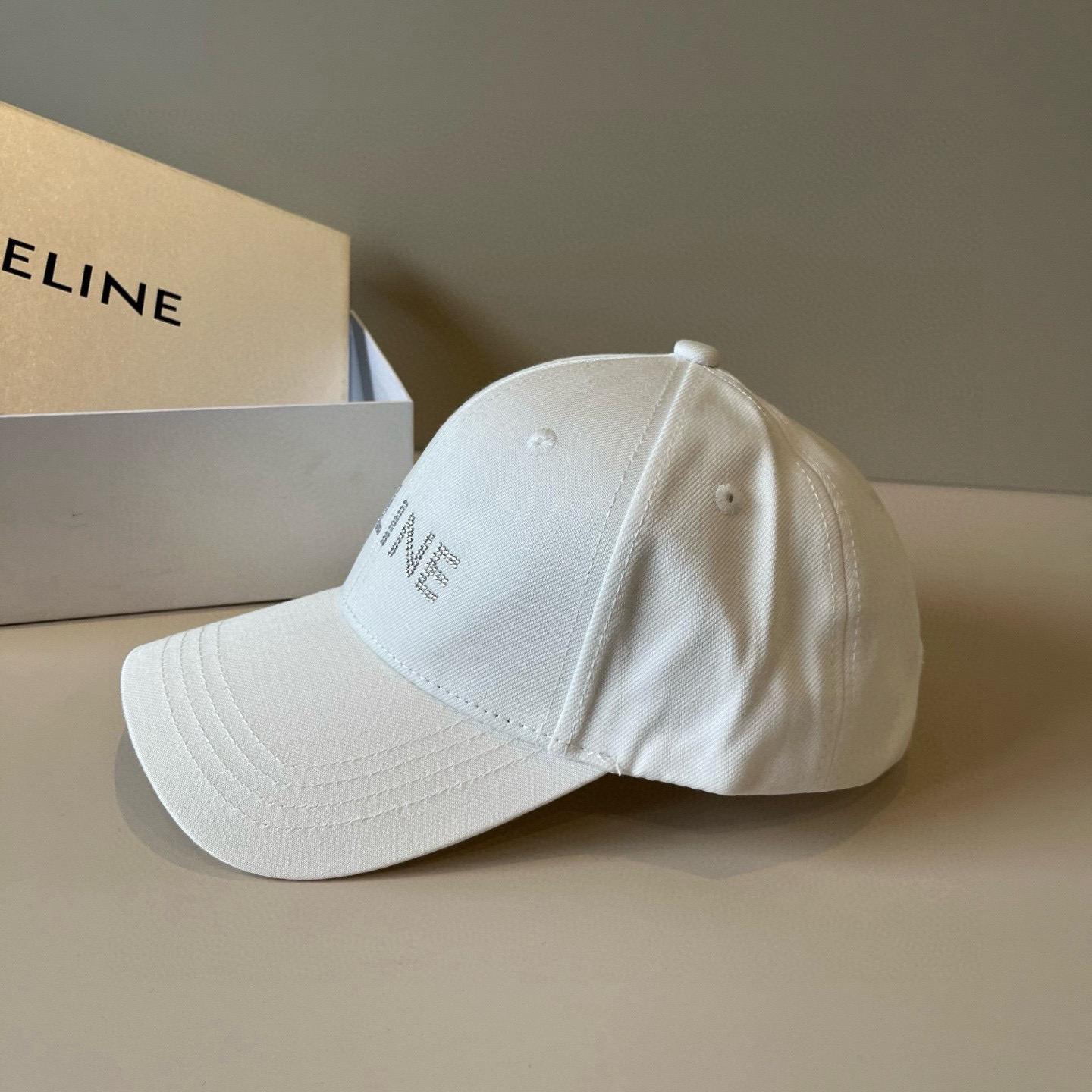 【CELINE赛琳】新款经典休闲潮流款 棒球帽🧢日韩风格，随便搭配都超好看！出门旅游，绝对要入手的一款