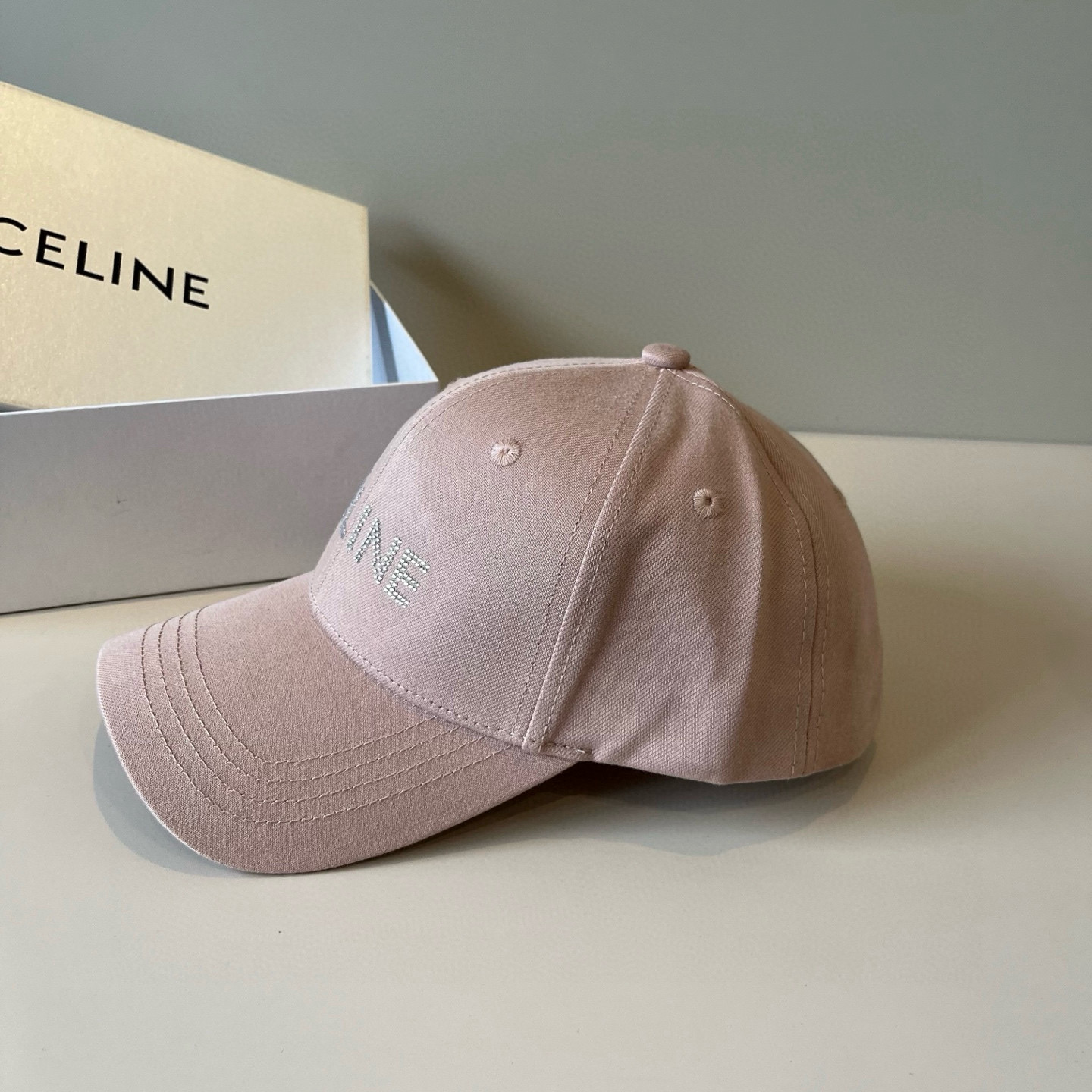 【CELINE赛琳】新款经典休闲潮流款 棒球帽🧢日韩风格，随便搭配都超好看！出门旅游，绝对要入手的一款