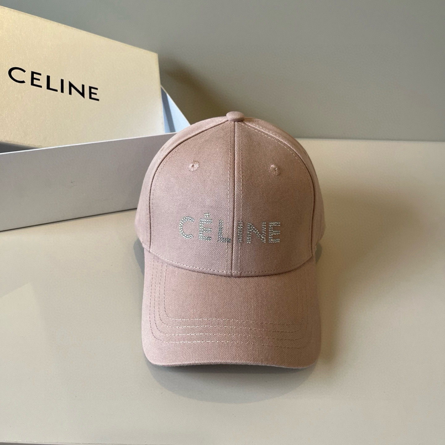 【CELINE赛琳】新款经典休闲潮流款 棒球帽🧢日韩风格，随便搭配都超好看！出门旅游，绝对要入手的一款