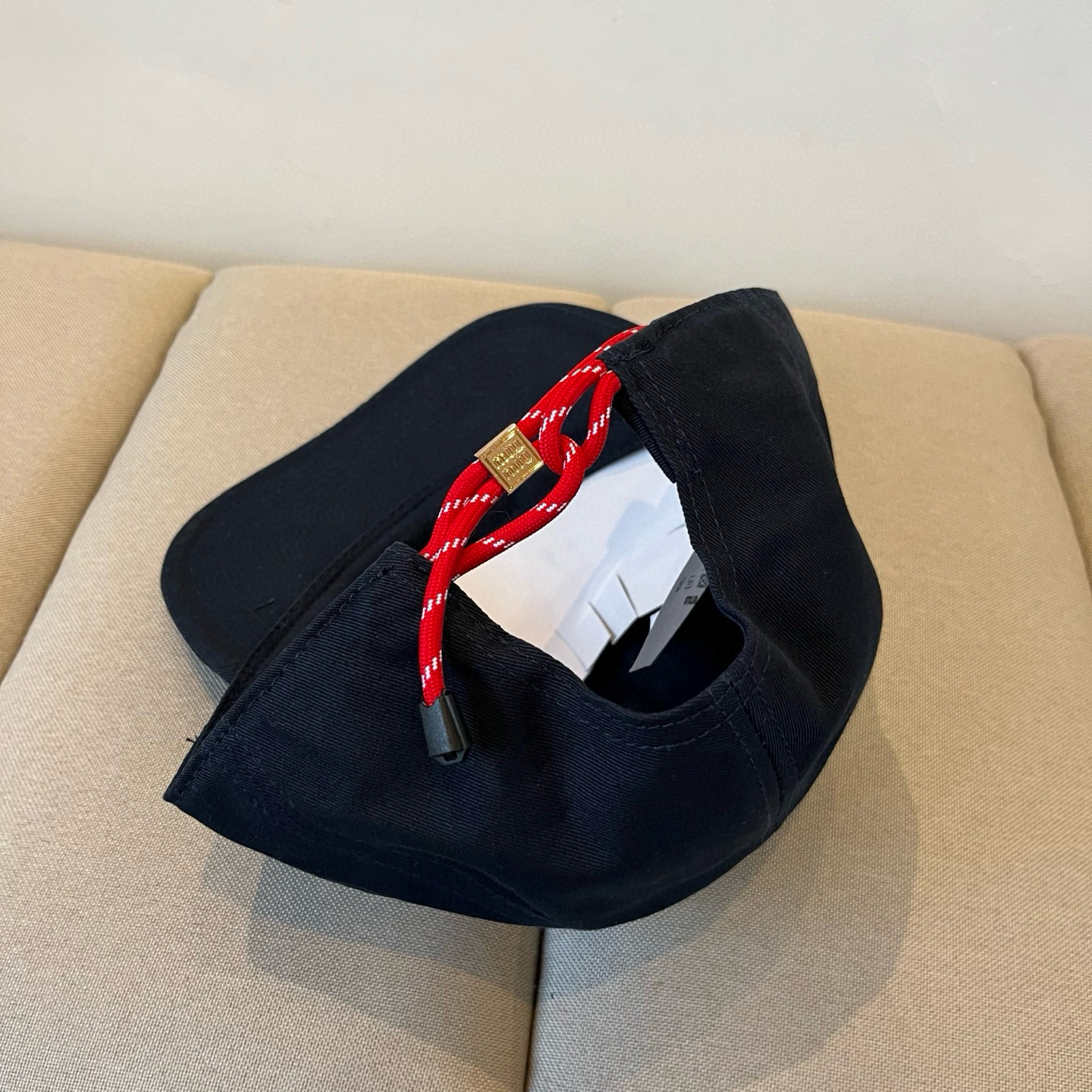  谬谬miumiu 原单春夏新款棒球帽，正品开模订制，原版做工细致质量超赞！