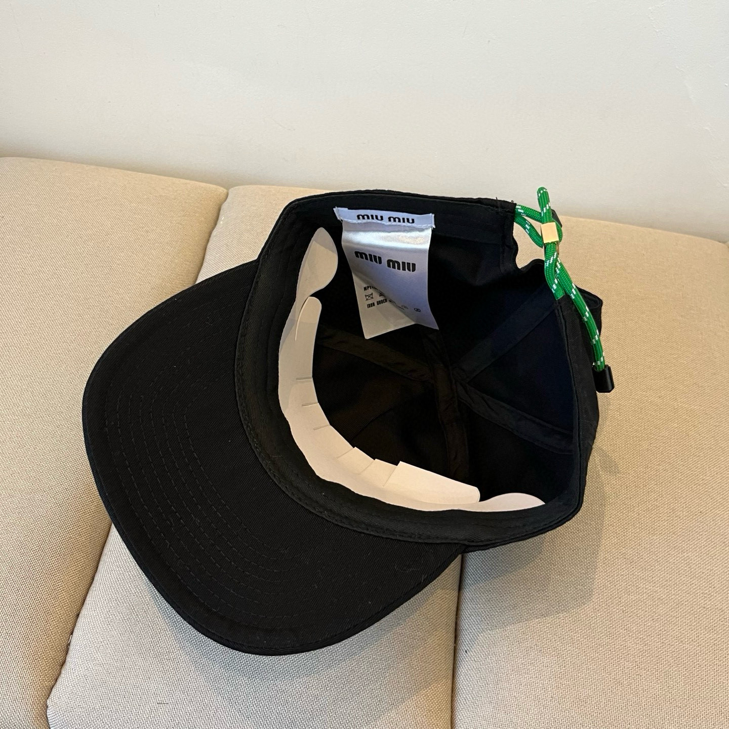  谬谬miumiu 原单春夏新款棒球帽，正品开模订制，原版做工细致质量超赞！