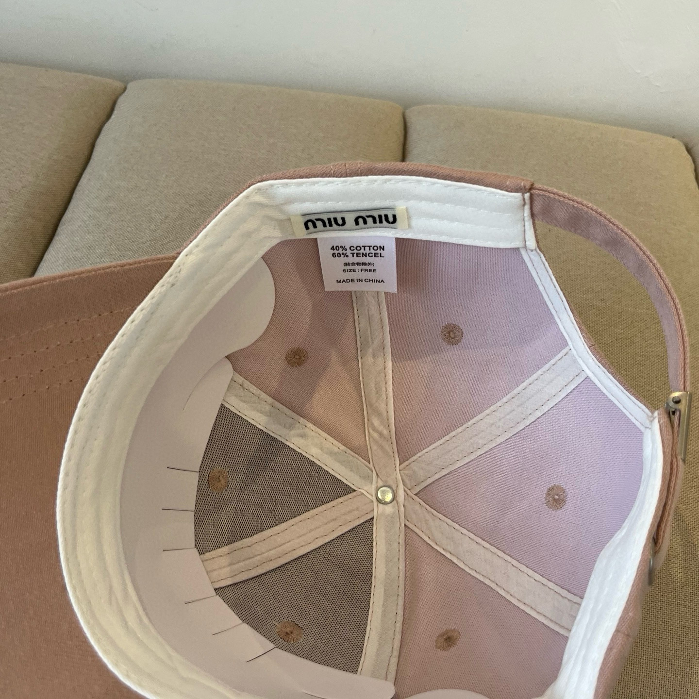  谬谬miumiu 原单春夏新款棒球帽，正品开模订制，原版做工细致质量超赞！