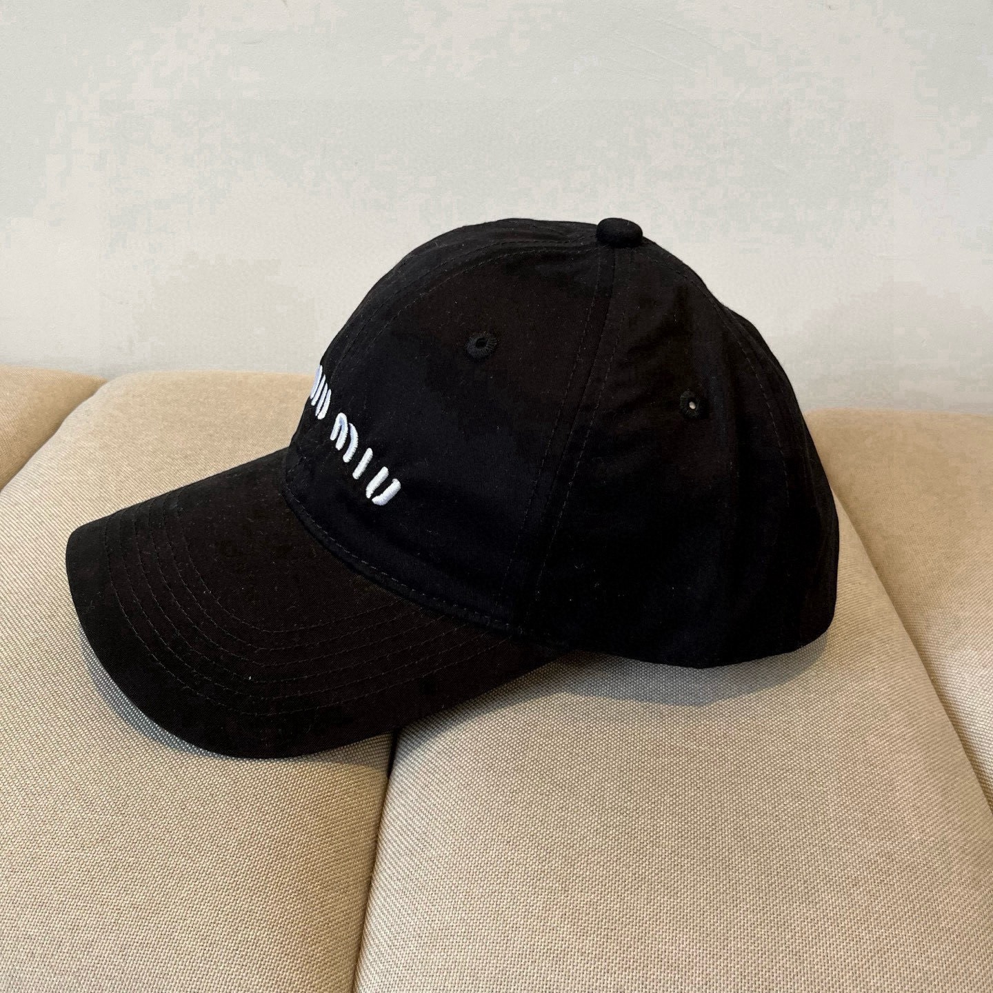  谬谬miumiu 原单春夏新款棒球帽，正品开模订制，原版做工细致质量超赞！