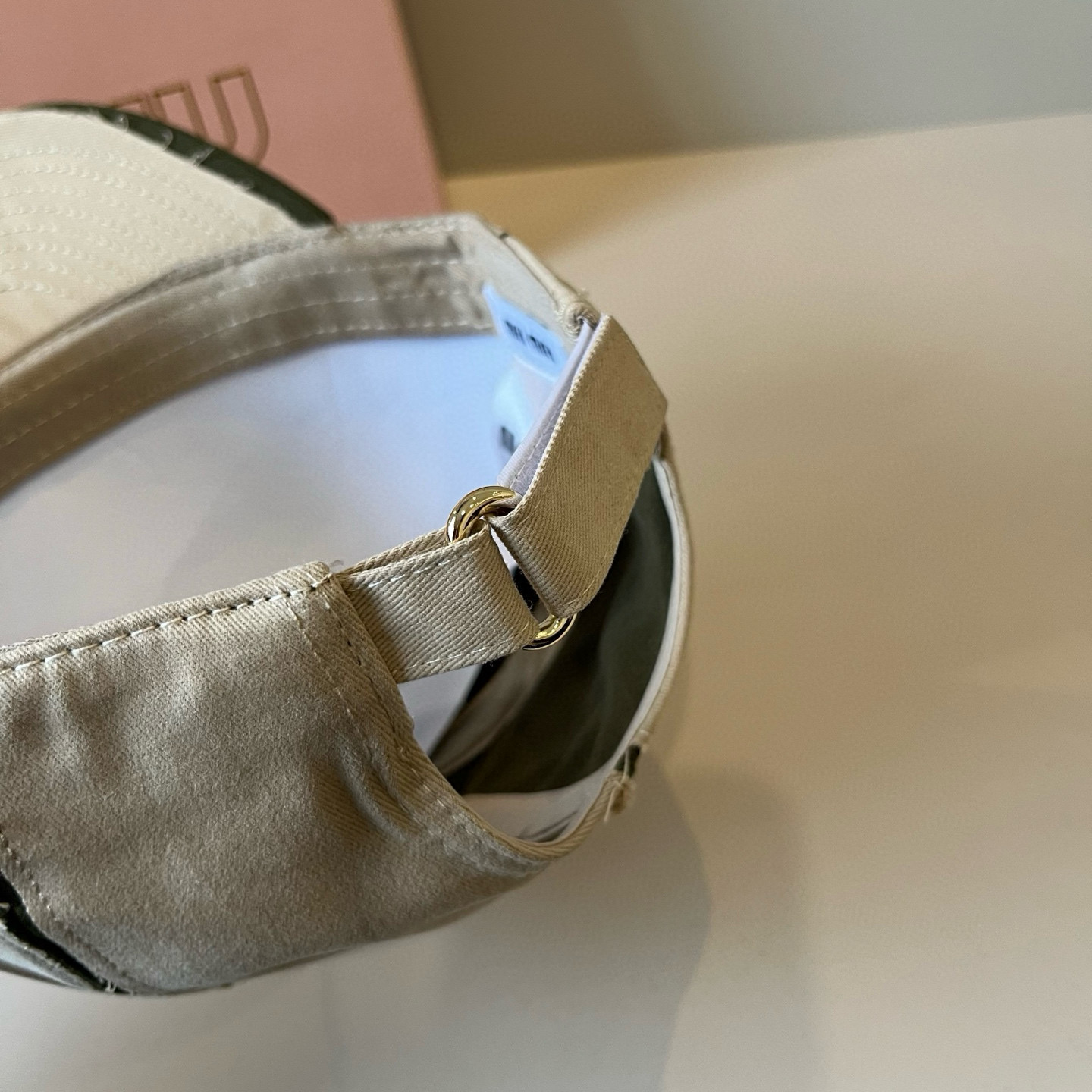  谬谬miumiu 原单春夏新款棒球帽，正品开模订制，原版做工细致质量超赞！