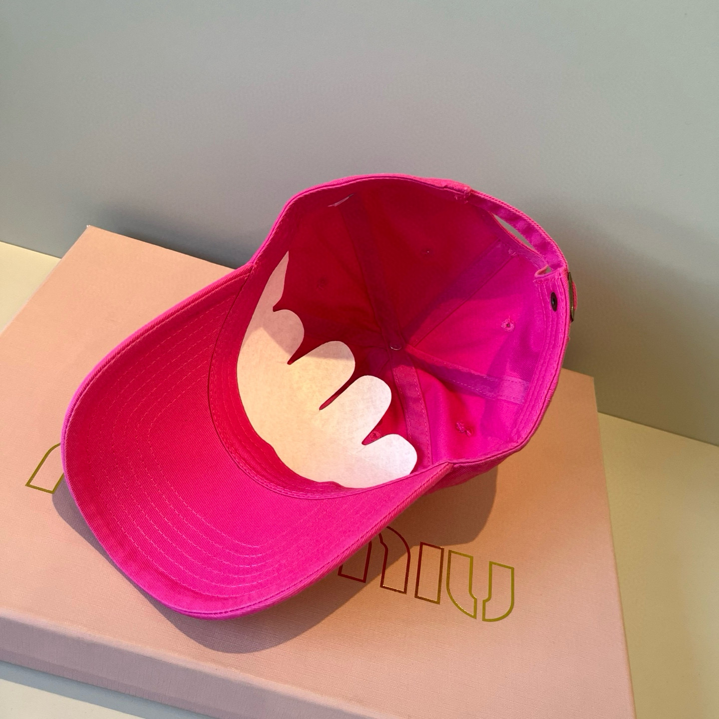  谬谬miumiu 原单春夏新款棒球帽，正品开模订制，原版做工细致质量超赞！