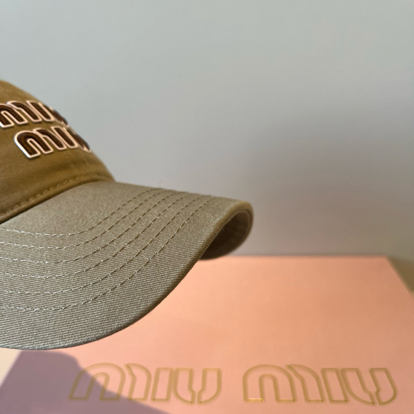  谬谬miumiu 原单春夏新款棒球帽，正品开模订制，原版做工细致质量超赞！