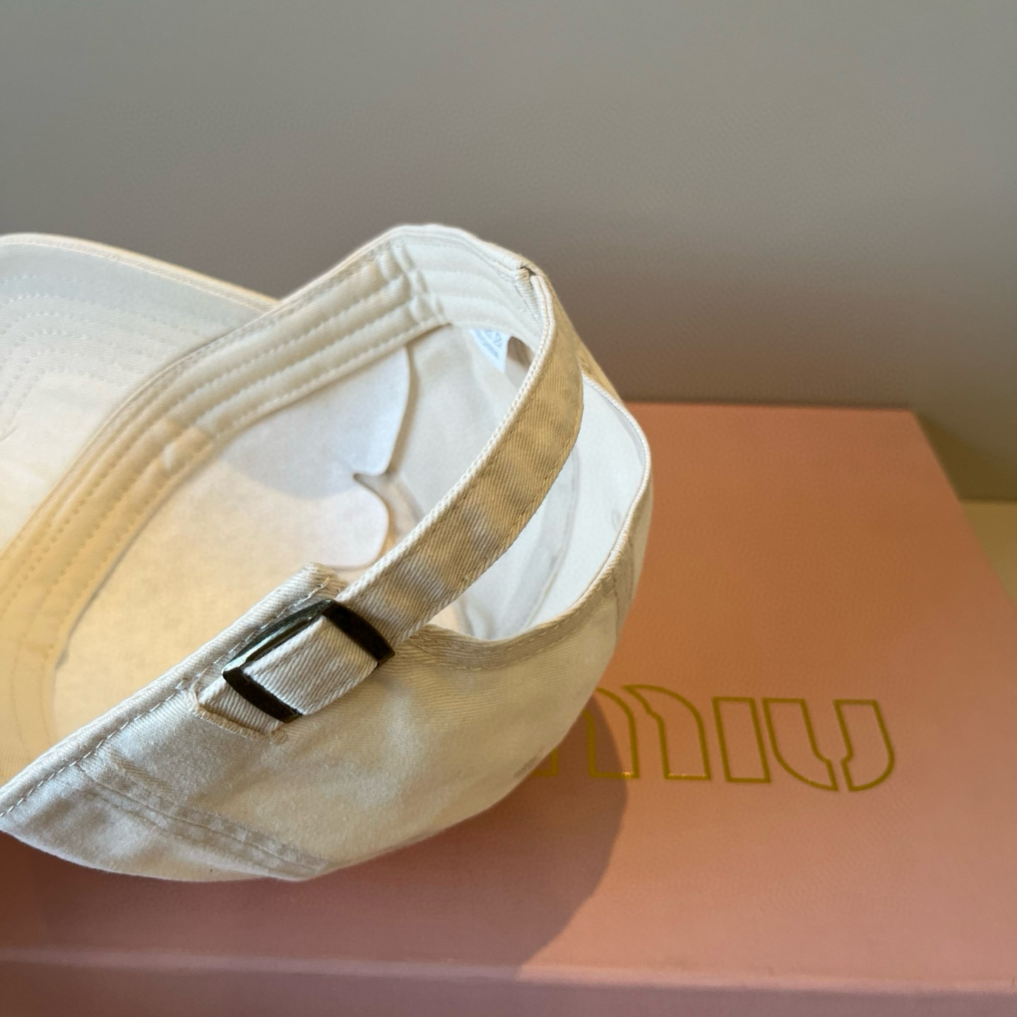  谬谬miumiu 原单春夏新款棒球帽，正品开模订制，原版做工细致质量超赞！