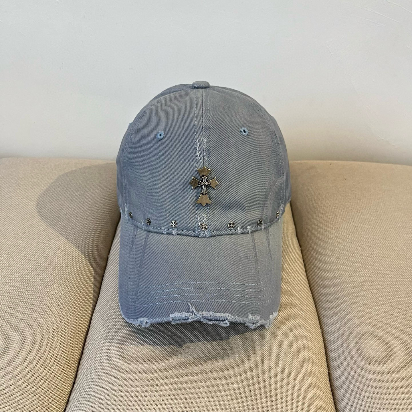  克罗心最新时尚前卫的休闲设计风格，戴上头就是这样好看看哦，做工精细，男女同款！