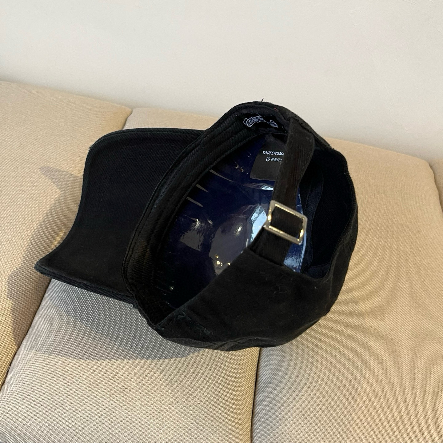  克罗心最新时尚前卫的休闲设计风格，戴上头就是这样好看看哦，做工精细，男女同款！