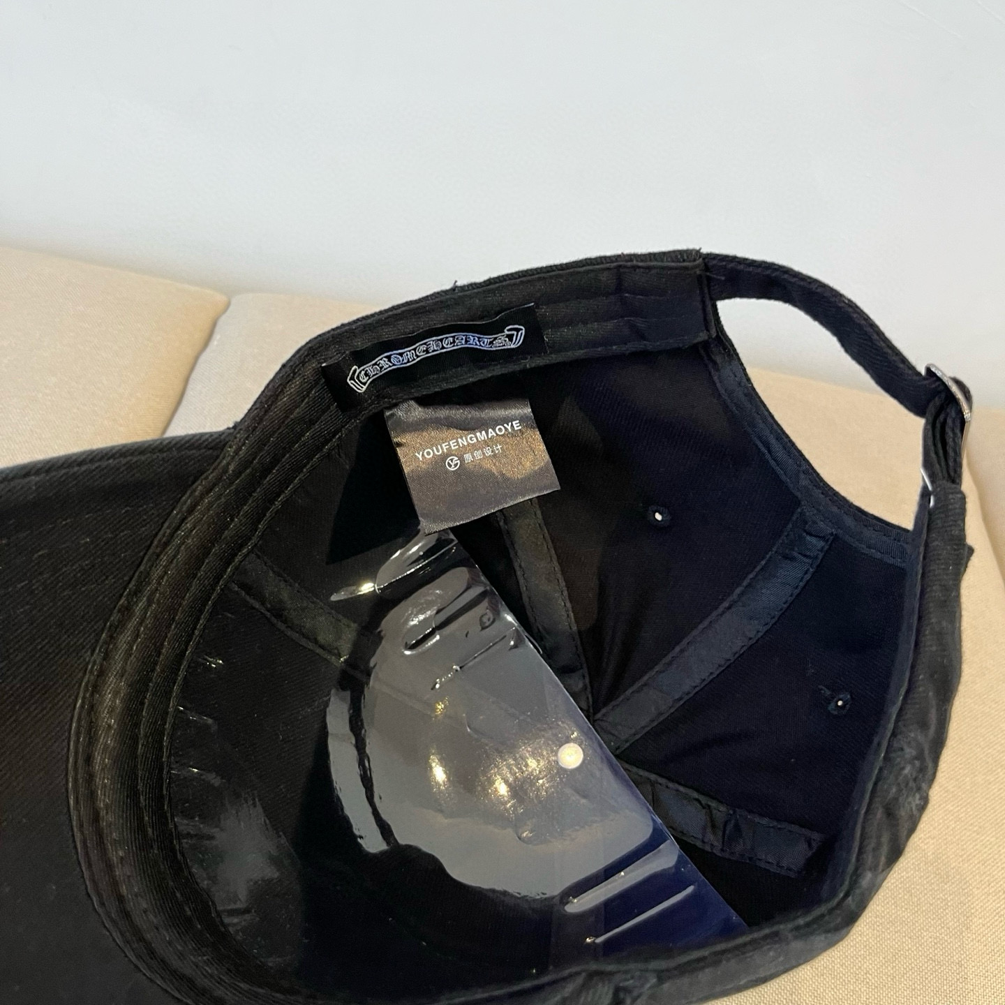  克罗心最新时尚前卫的休闲设计风格，戴上头就是这样好看看哦，做工精细，男女同款！