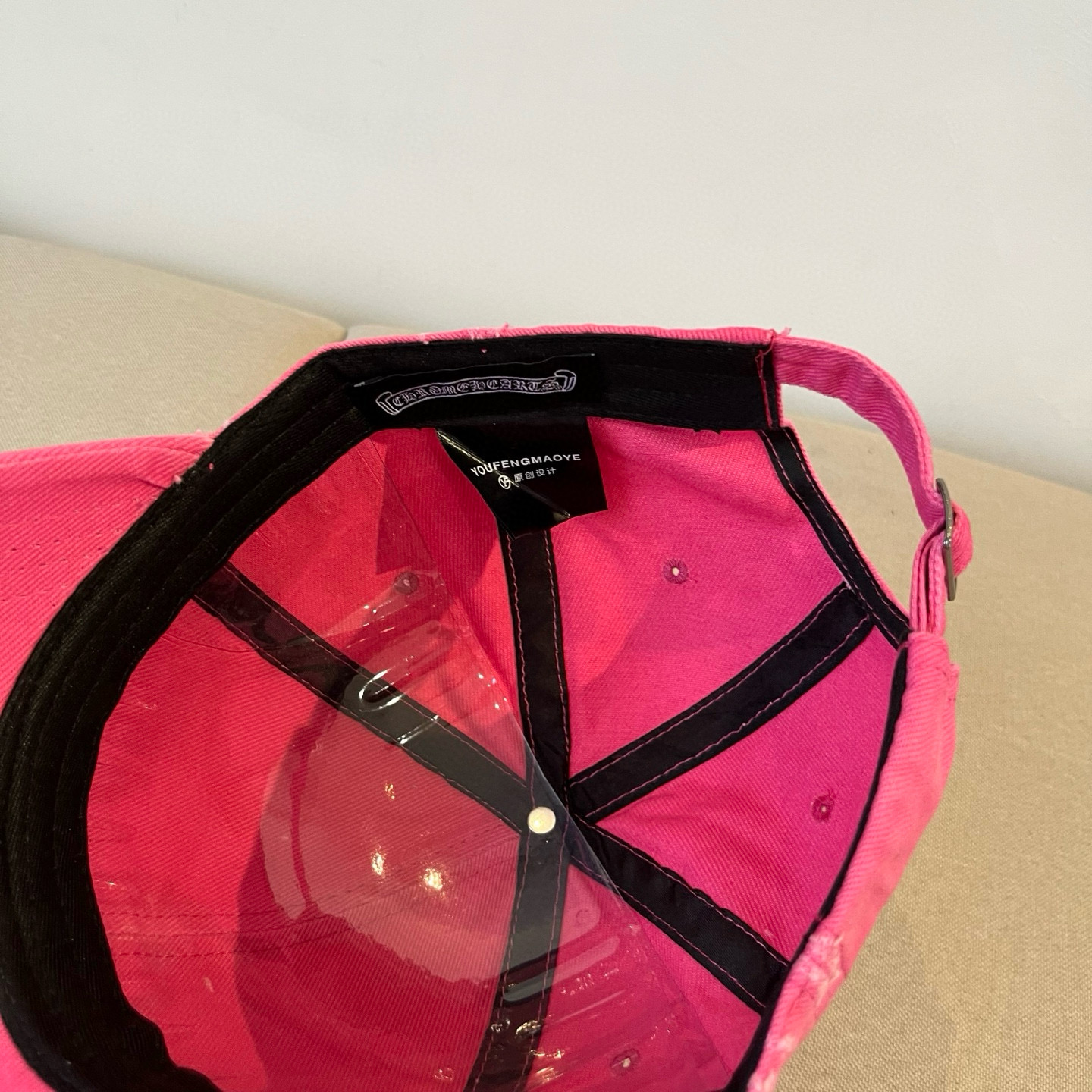  克罗心最新时尚前卫的休闲设计风格，戴上头就是这样好看看哦，做工精细，男女同款！