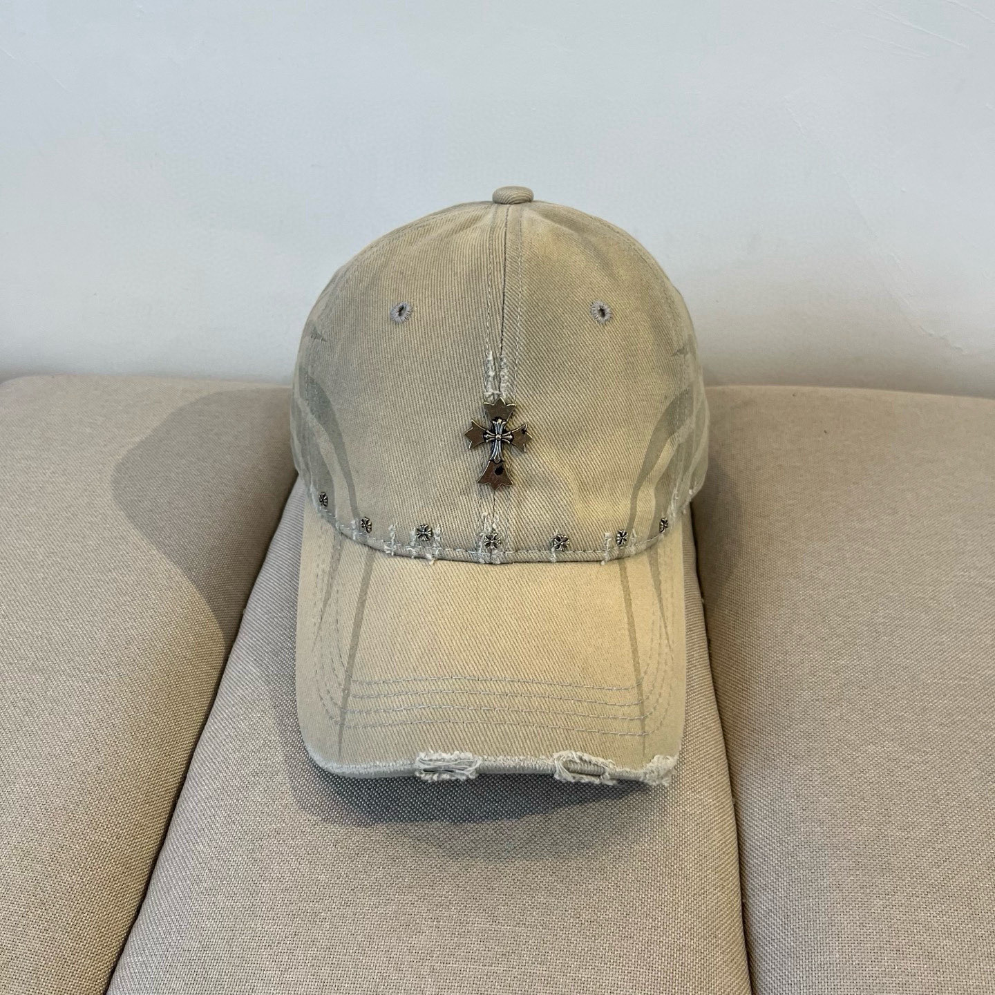  克罗心最新时尚前卫的休闲设计风格，戴上头就是这样好看看哦，做工精细，男女同款！