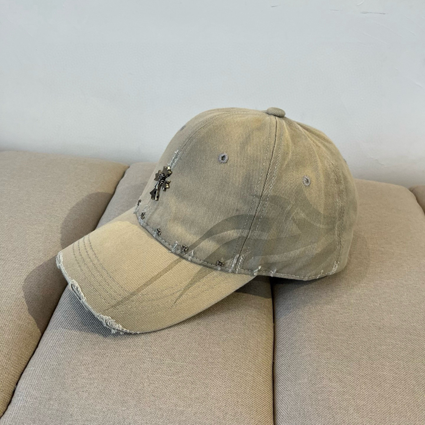  克罗心最新时尚前卫的休闲设计风格，戴上头就是这样好看看哦，做工精细，男女同款！