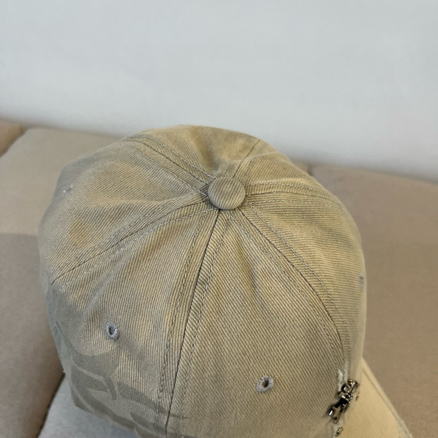  克罗心最新时尚前卫的休闲设计风格，戴上头就是这样好看看哦，做工精细，男女同款！