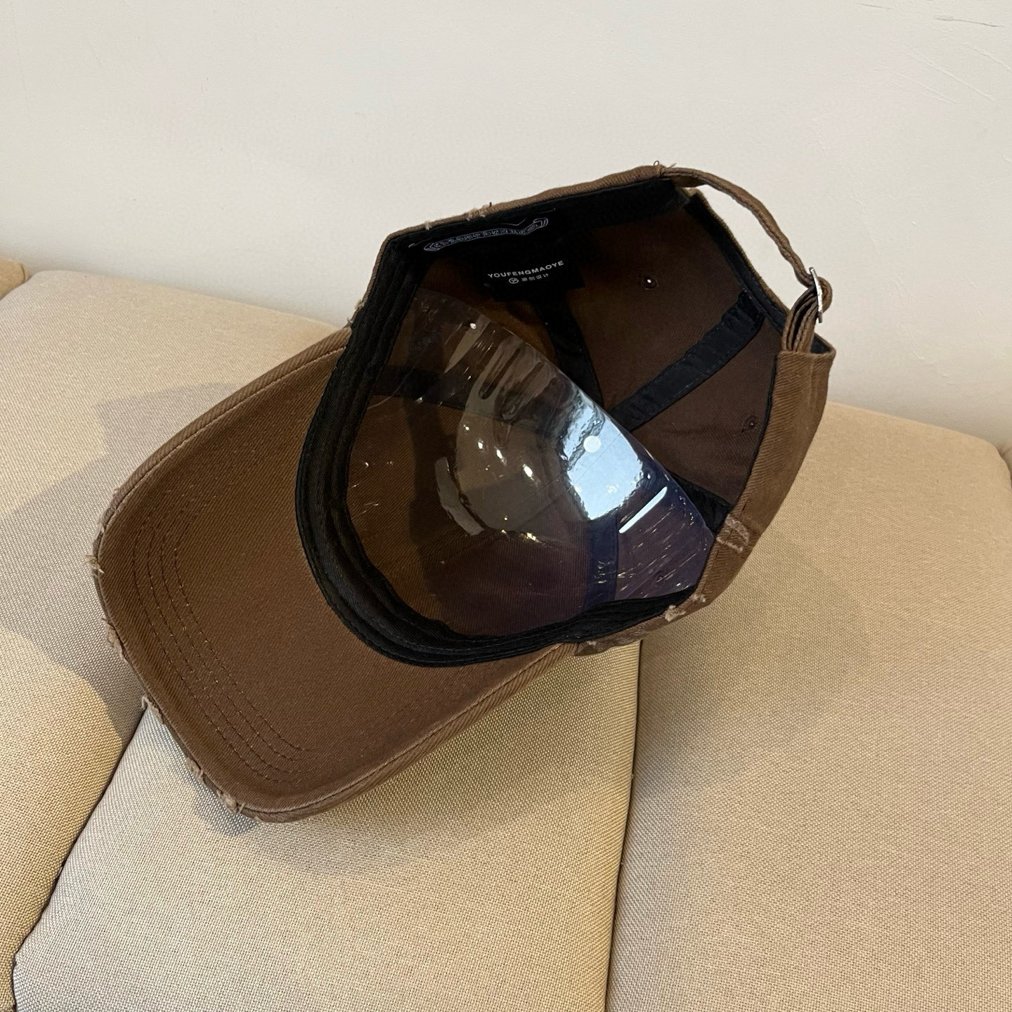  克罗心最新时尚前卫的休闲设计风格，戴上头就是这样好看看哦，做工精细，男女同款！