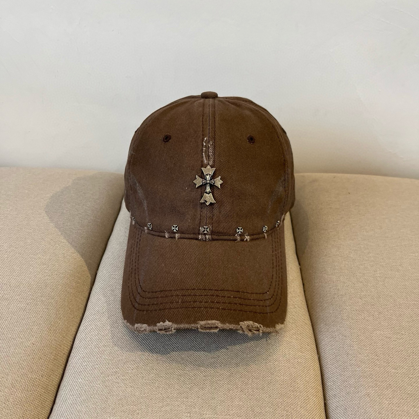  克罗心最新时尚前卫的休闲设计风格，戴上头就是这样好看看哦，做工精细，男女同款！