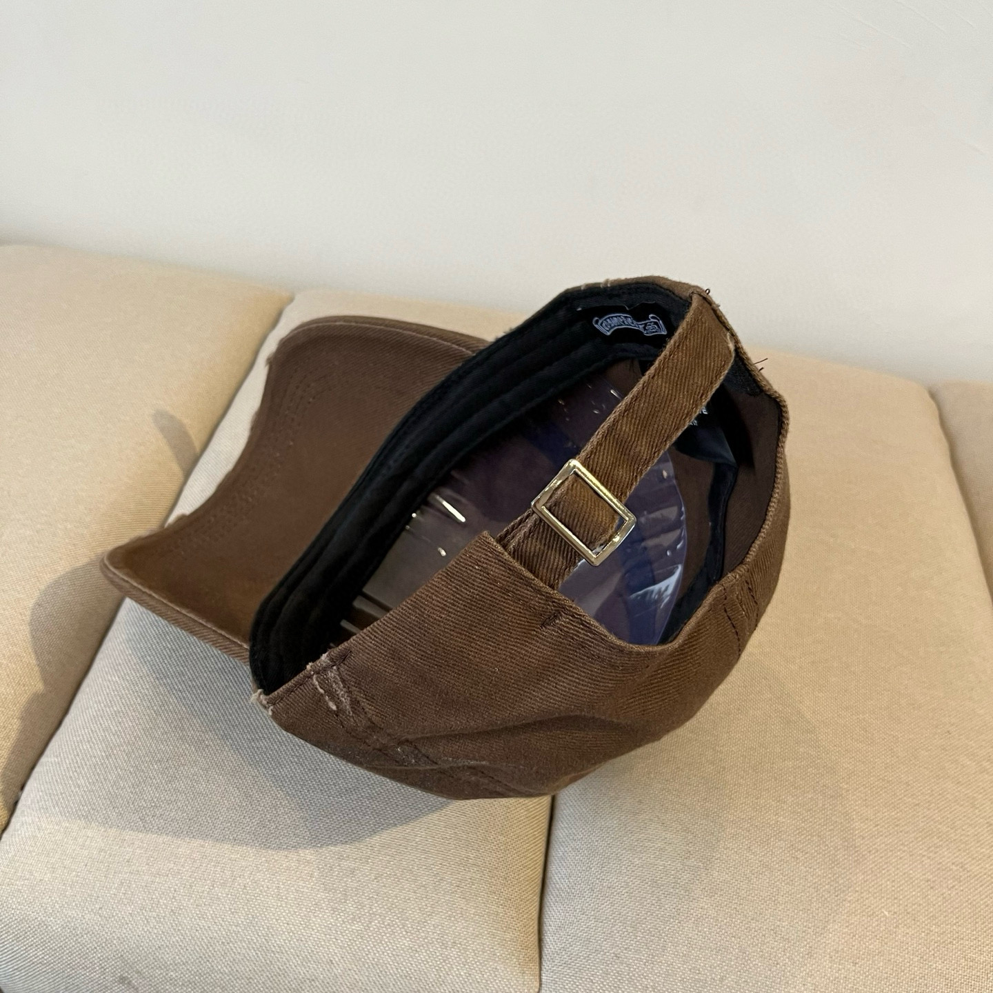  克罗心最新时尚前卫的休闲设计风格，戴上头就是这样好看看哦，做工精细，男女同款！