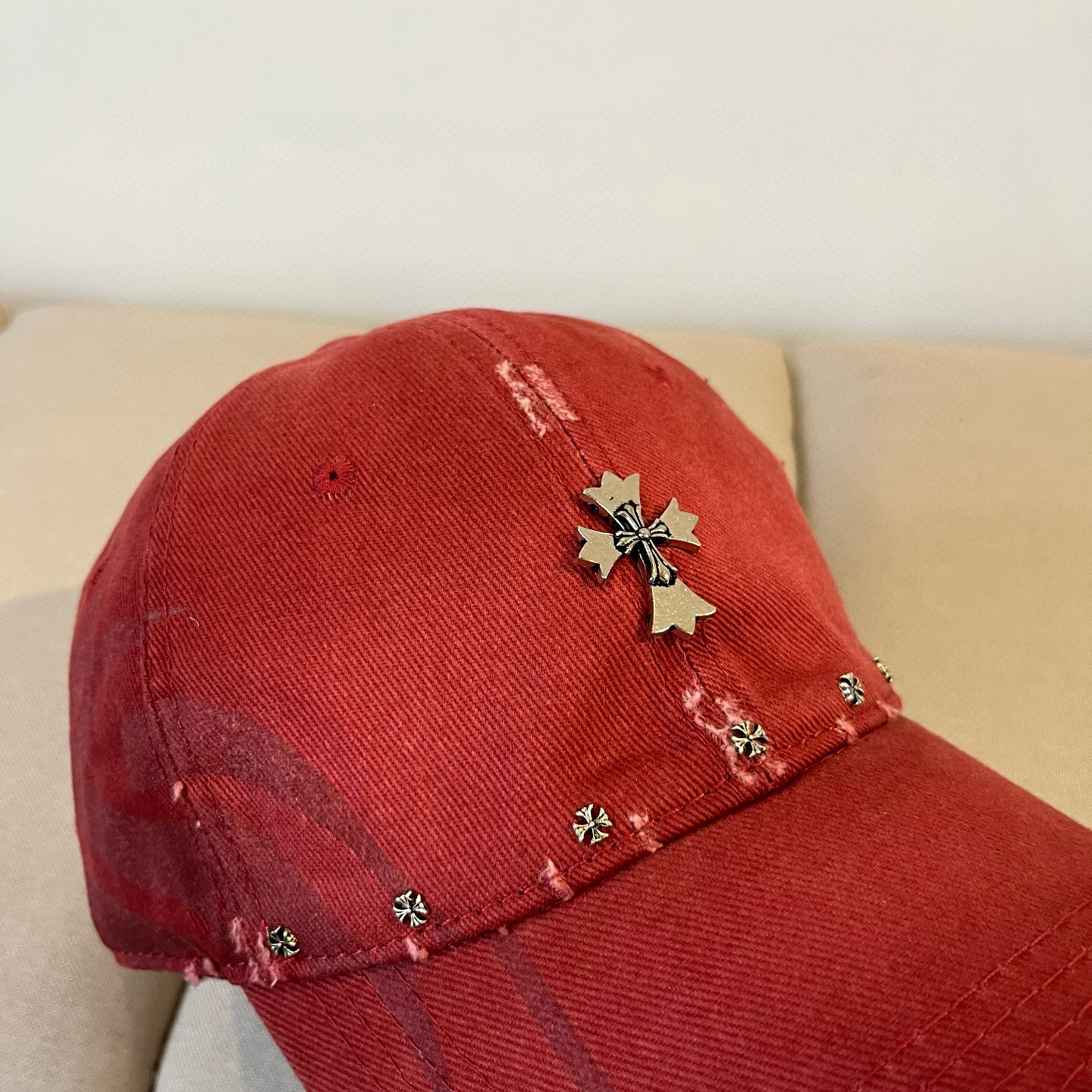  克罗心最新时尚前卫的休闲设计风格，戴上头就是这样好看看哦，做工精细，男女同款！