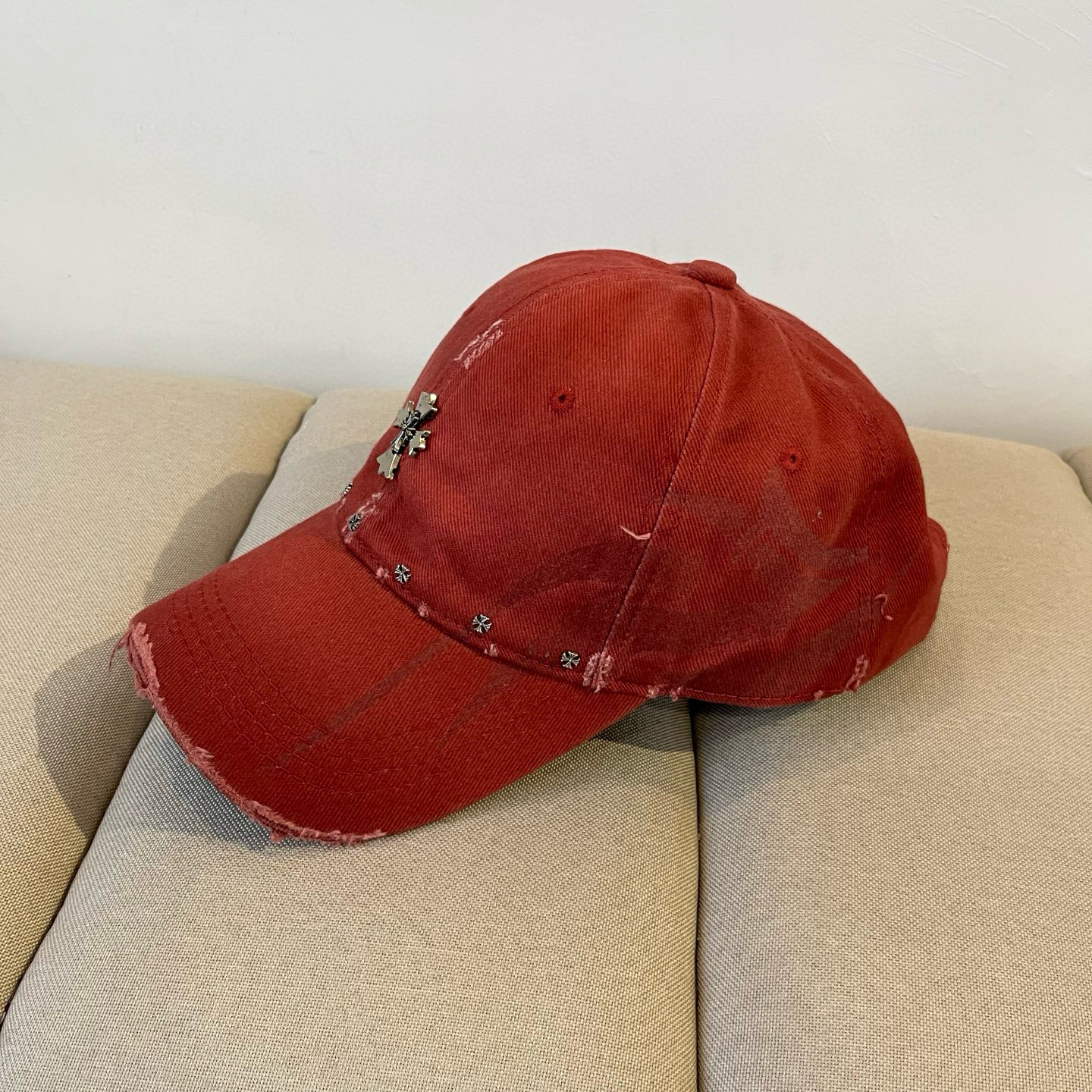  克罗心最新时尚前卫的休闲设计风格，戴上头就是这样好看看哦，做工精细，男女同款！