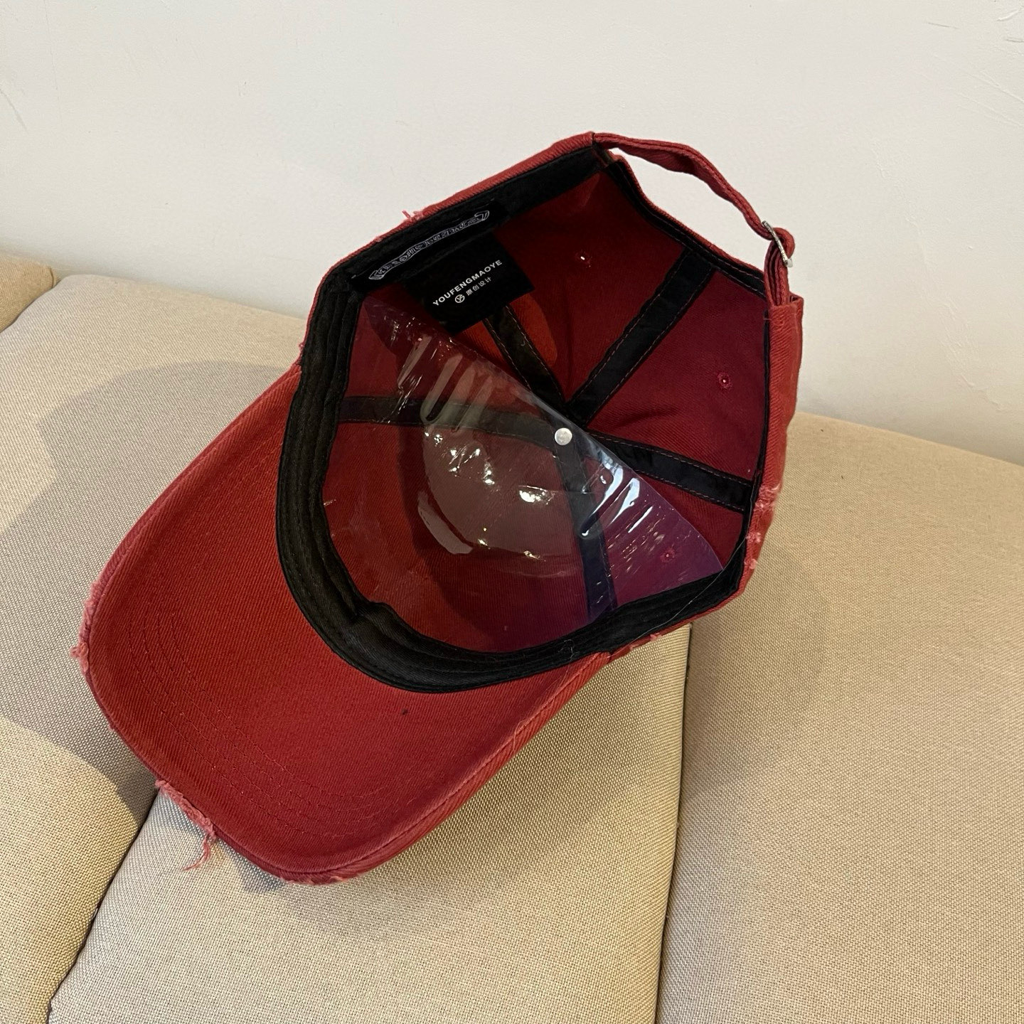  克罗心最新时尚前卫的休闲设计风格，戴上头就是这样好看看哦，做工精细，男女同款！