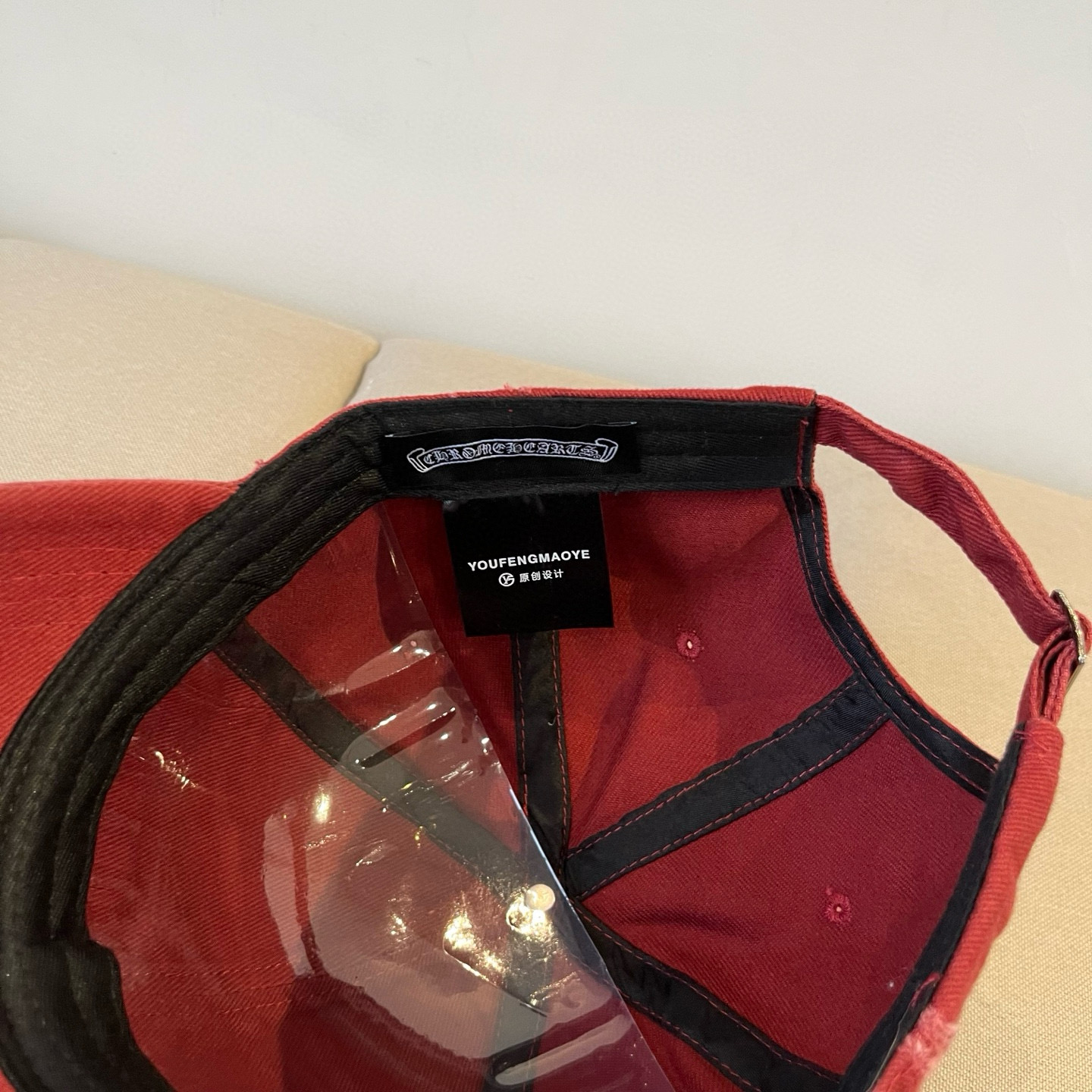  克罗心最新时尚前卫的休闲设计风格，戴上头就是这样好看看哦，做工精细，男女同款！