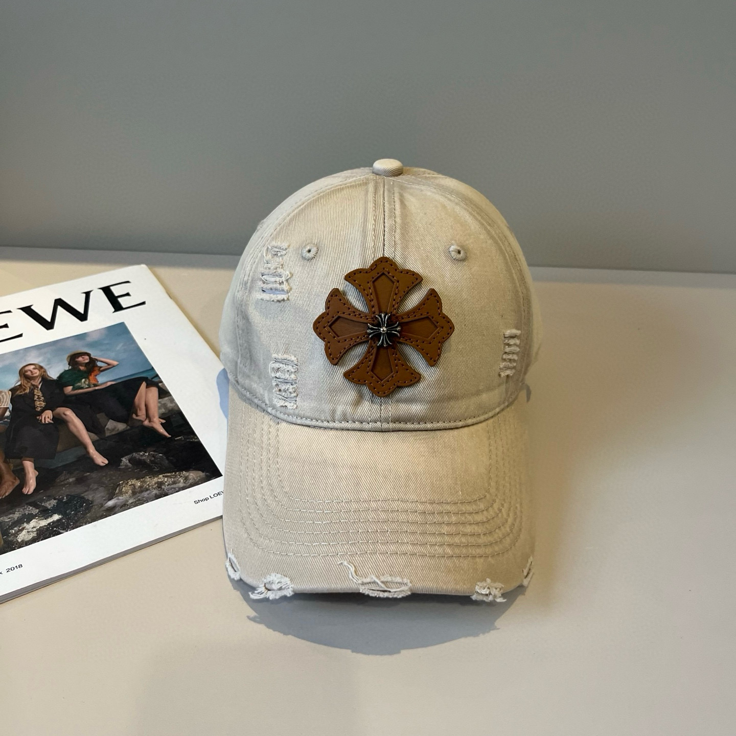  克罗心最新时尚前卫的休闲设计风格，戴上头就是这样好看看哦，做工精细，男女同款！