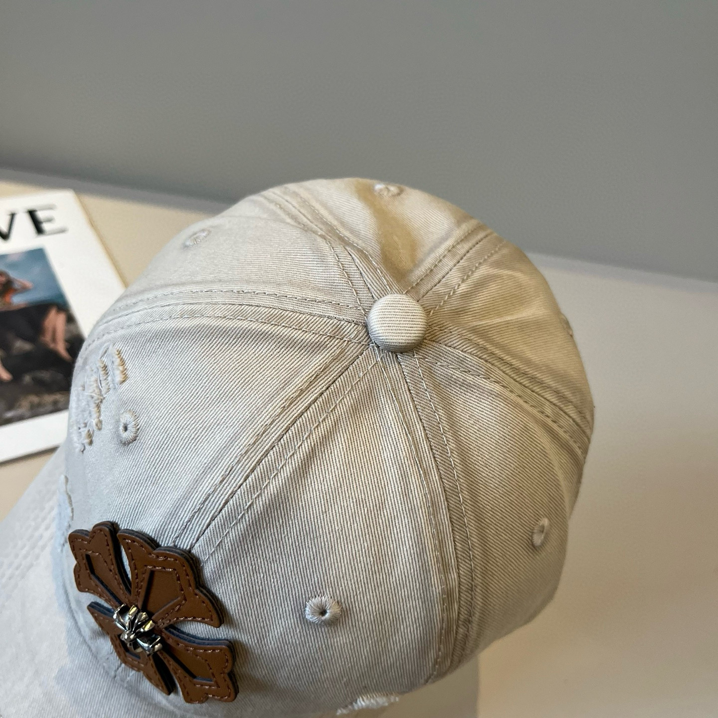  克罗心最新时尚前卫的休闲设计风格，戴上头就是这样好看看哦，做工精细，男女同款！