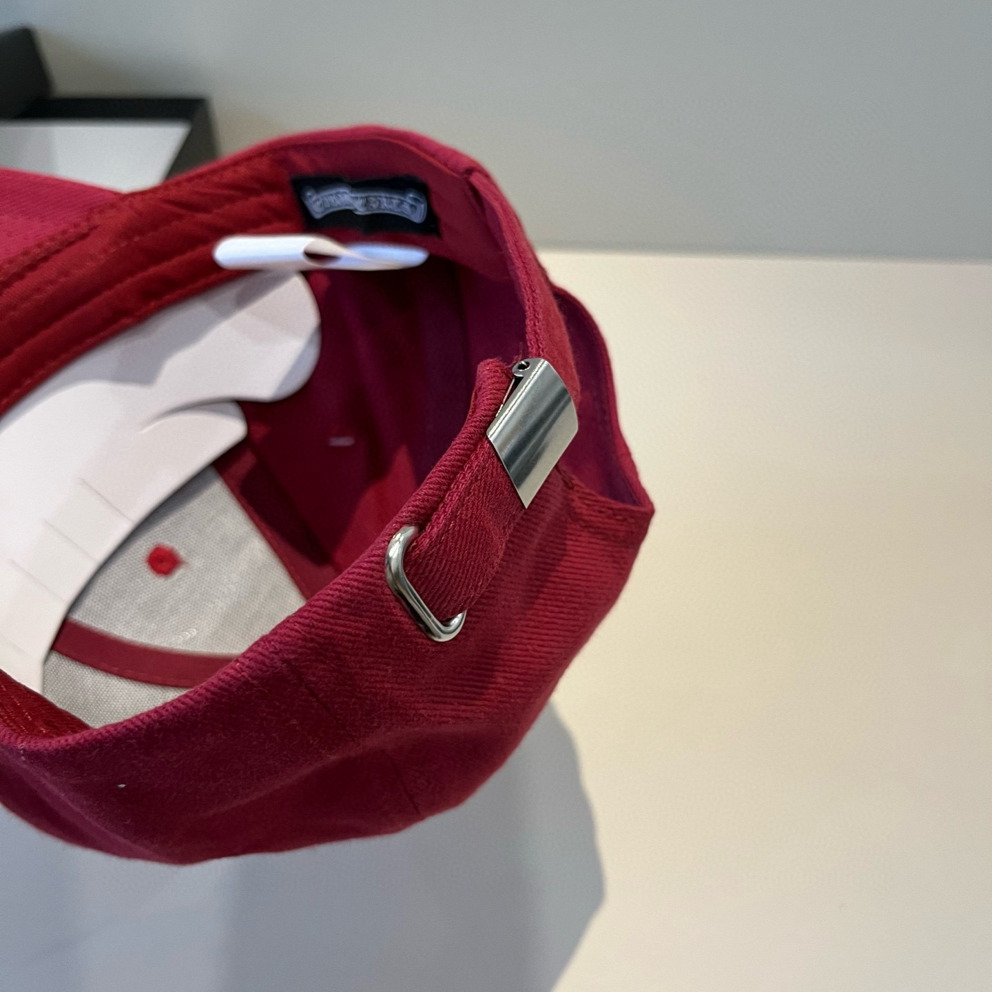  克罗心最新时尚前卫的休闲设计风格，戴上头就是这样好看看哦，做工精细，男女同款！