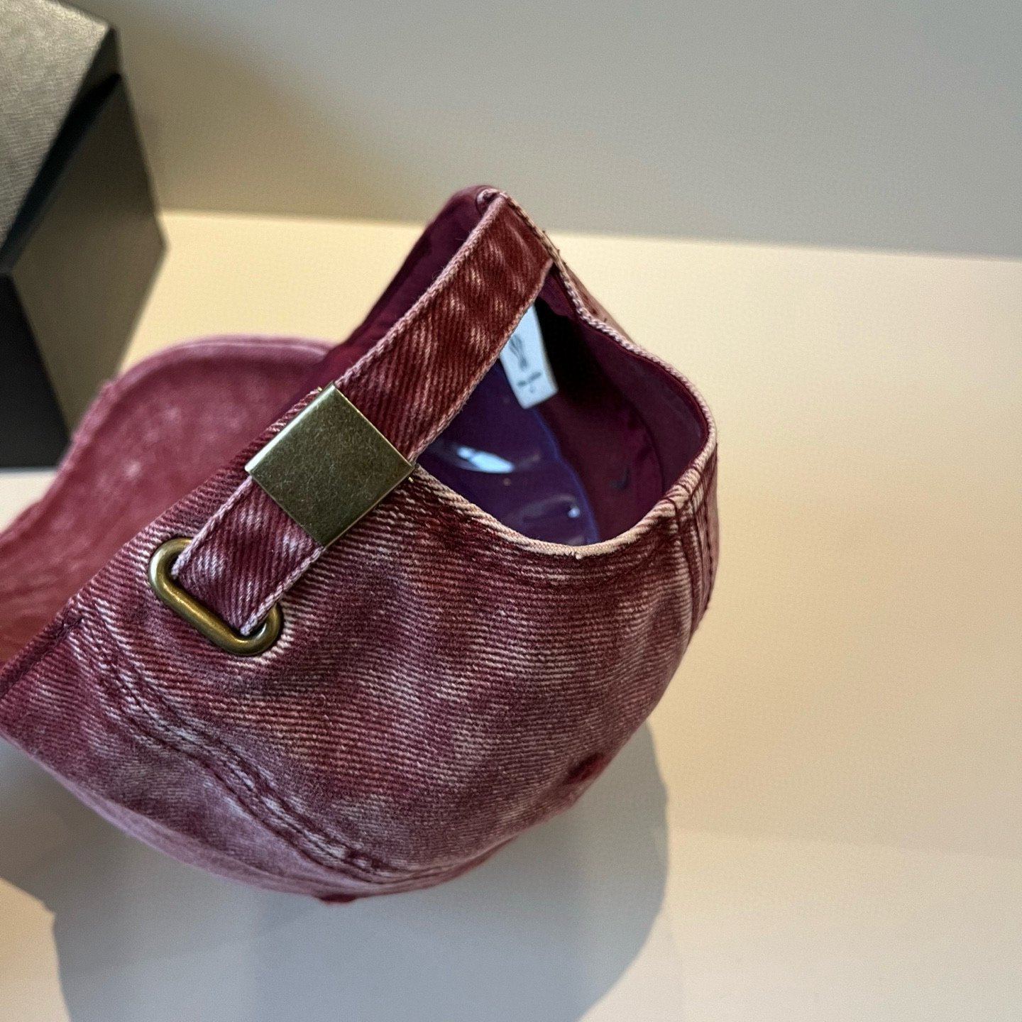  克罗心最新时尚前卫的休闲设计风格，戴上头就是这样好看看哦，做工精细，男女同款！