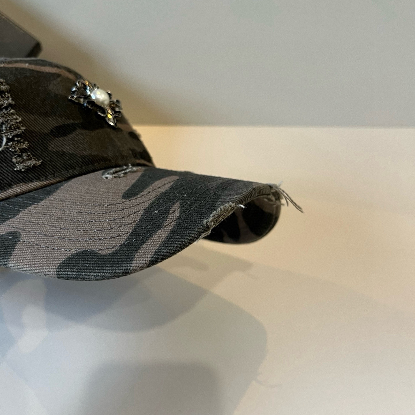  克罗心最新时尚前卫的休闲设计风格，戴上头就是这样好看看哦，做工精细，男女同款！