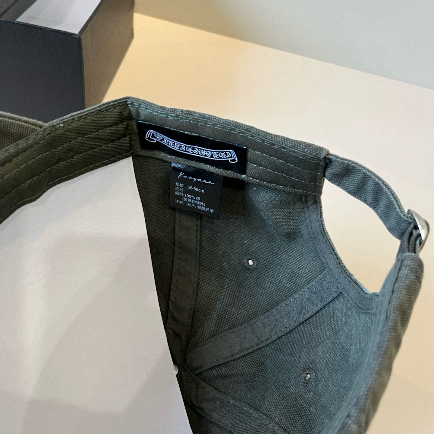  克罗心最新时尚前卫的休闲设计风格，戴上头就是这样好看看哦，做工精细，男女同款！