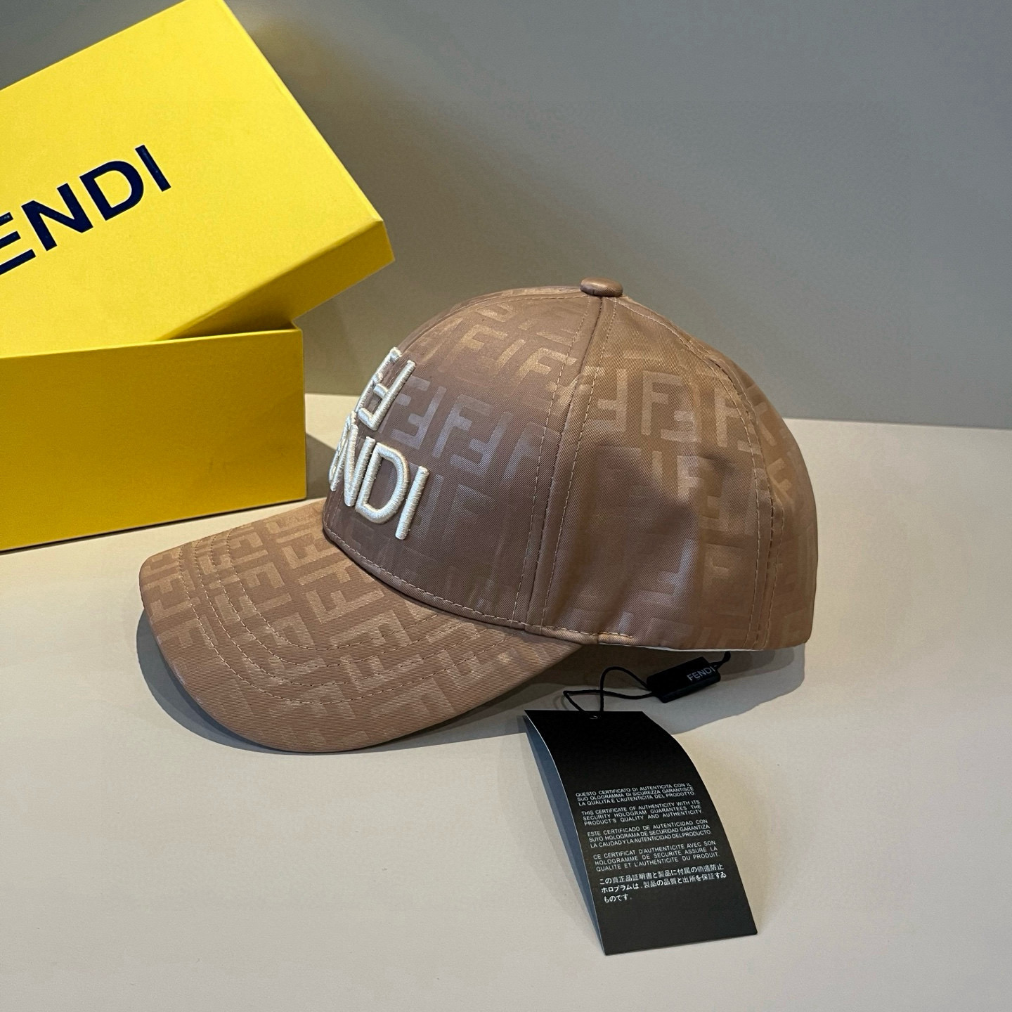  FENDI芬迪 老花系列棒球帽🧢 经典FF中古单品，气质穿搭单品，质量杠杠👍