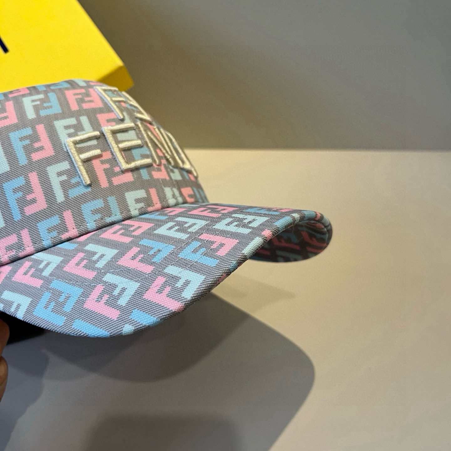  FENDI芬迪 老花系列棒球帽🧢 经典FF中古单品，气质穿搭单品，质量杠杠👍