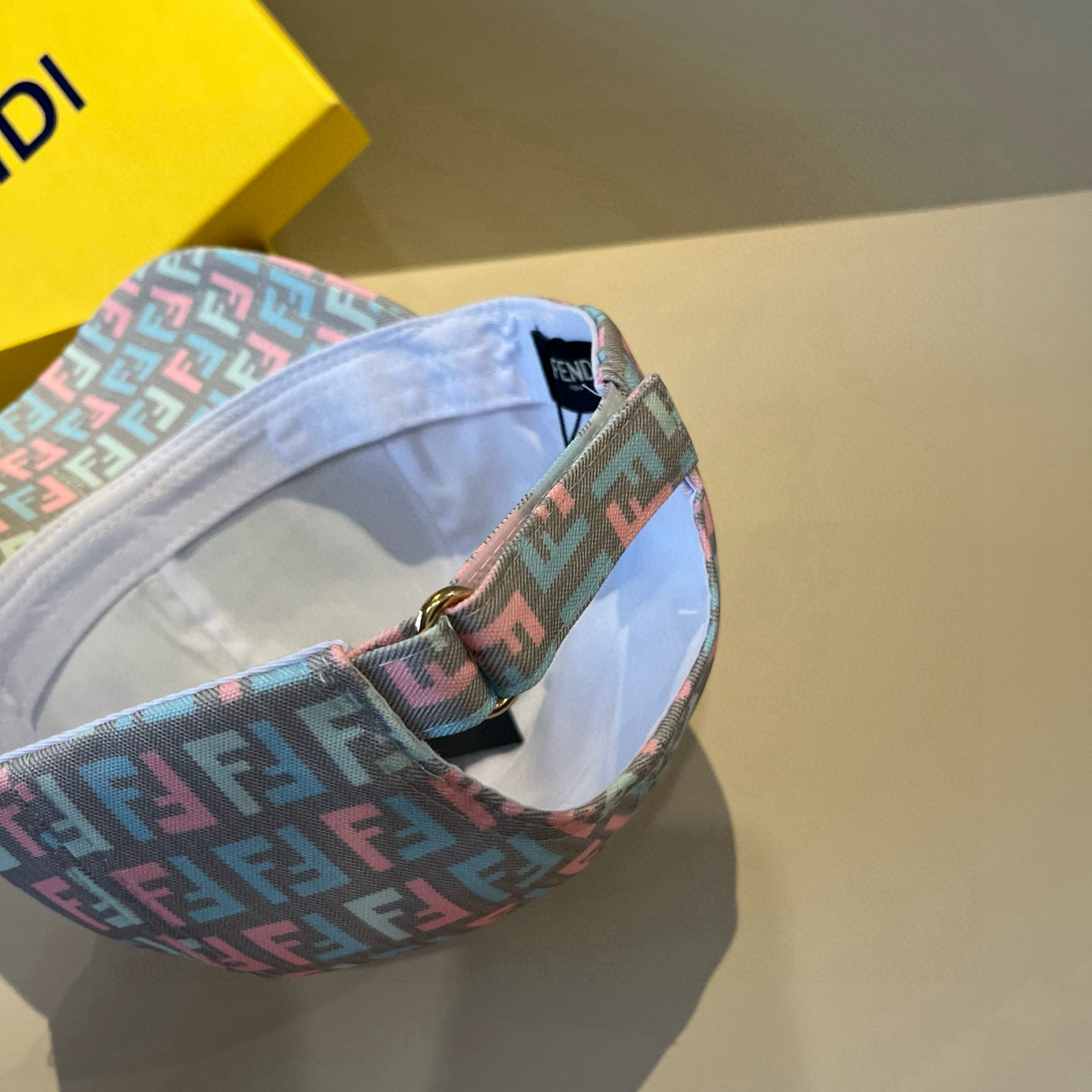  FENDI芬迪 老花系列棒球帽🧢 经典FF中古单品，气质穿搭单品，质量杠杠👍