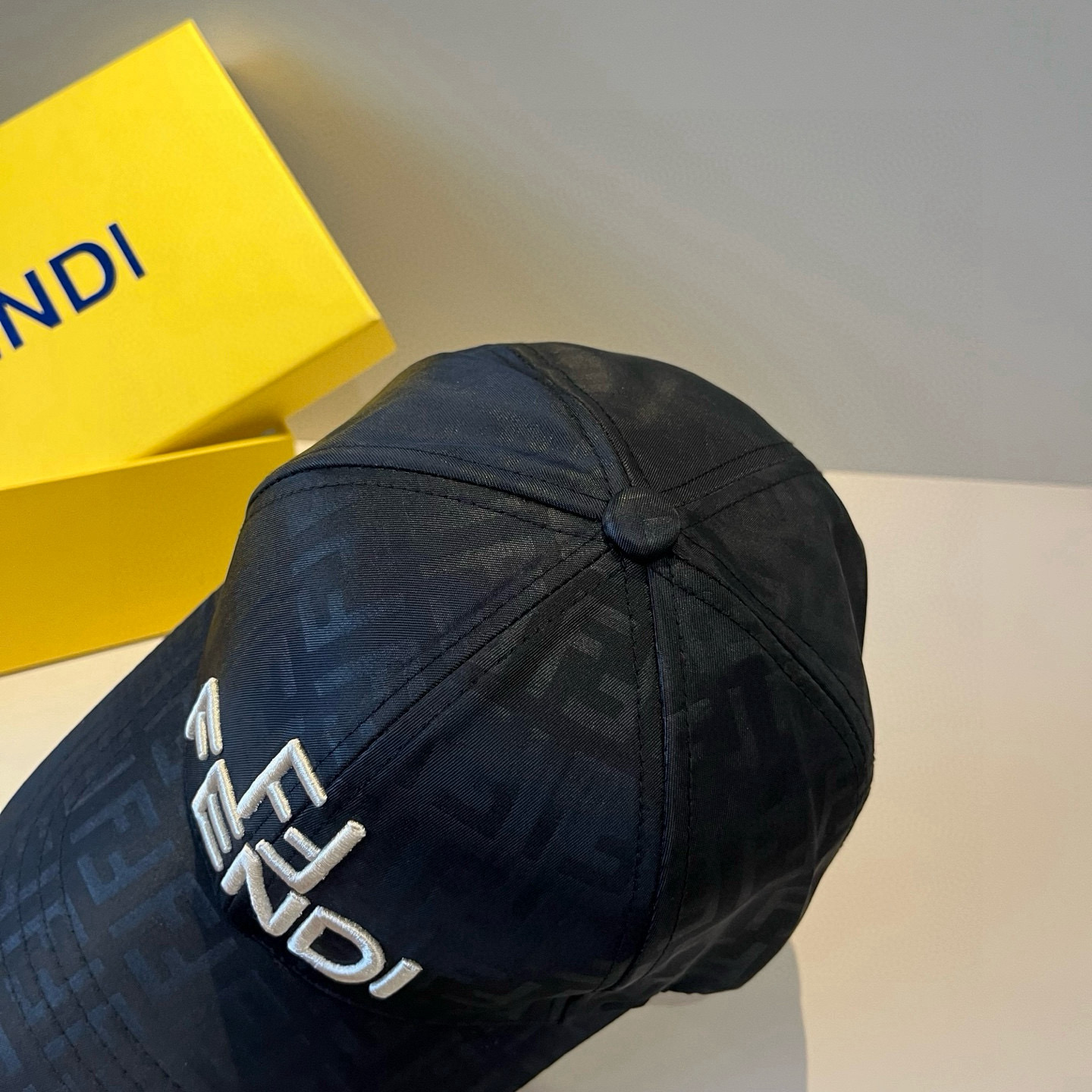  FENDI芬迪 老花系列棒球帽🧢 经典FF中古单品，气质穿搭单品，质量杠杠👍