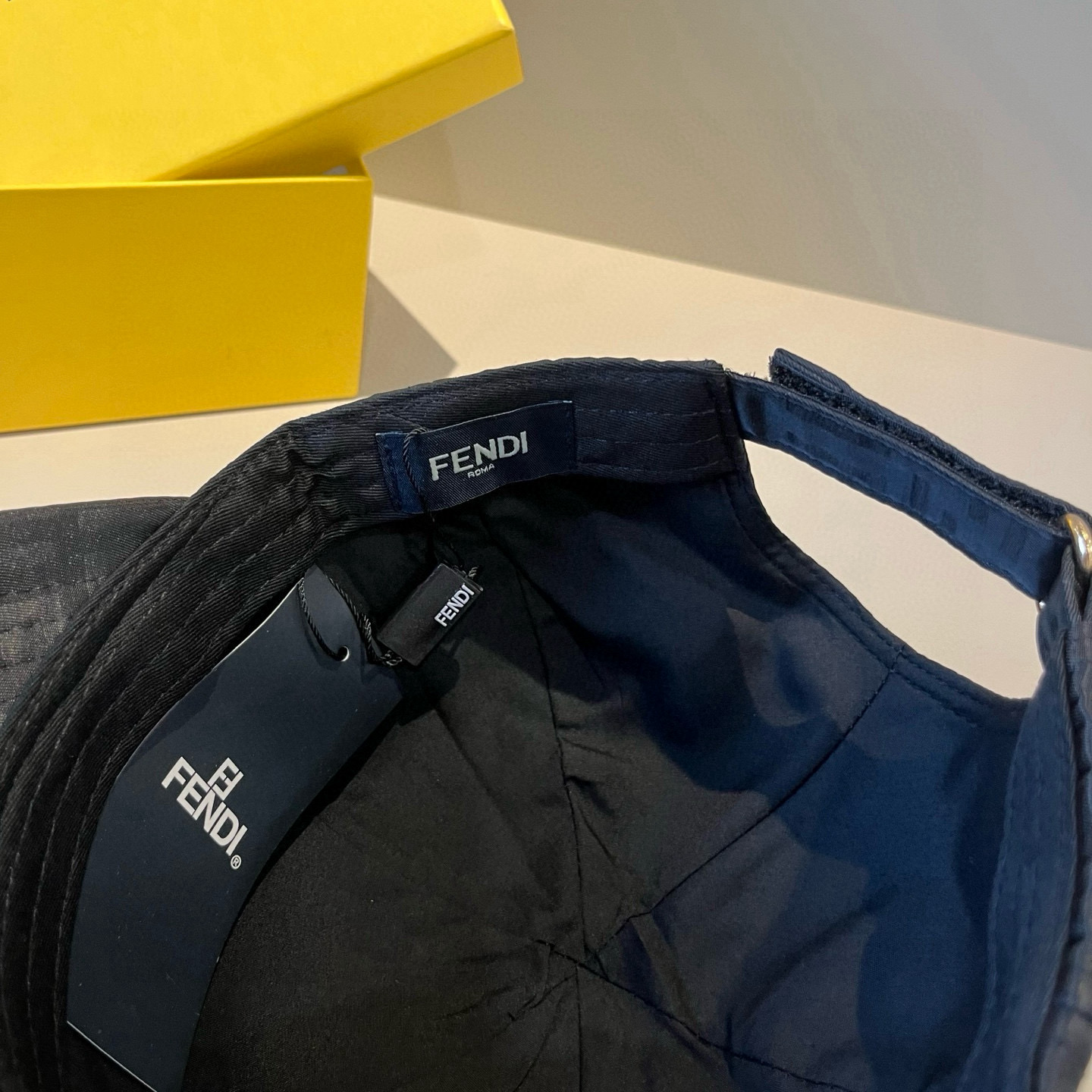  FENDI芬迪 老花系列棒球帽🧢 经典FF中古单品，气质穿搭单品，质量杠杠👍