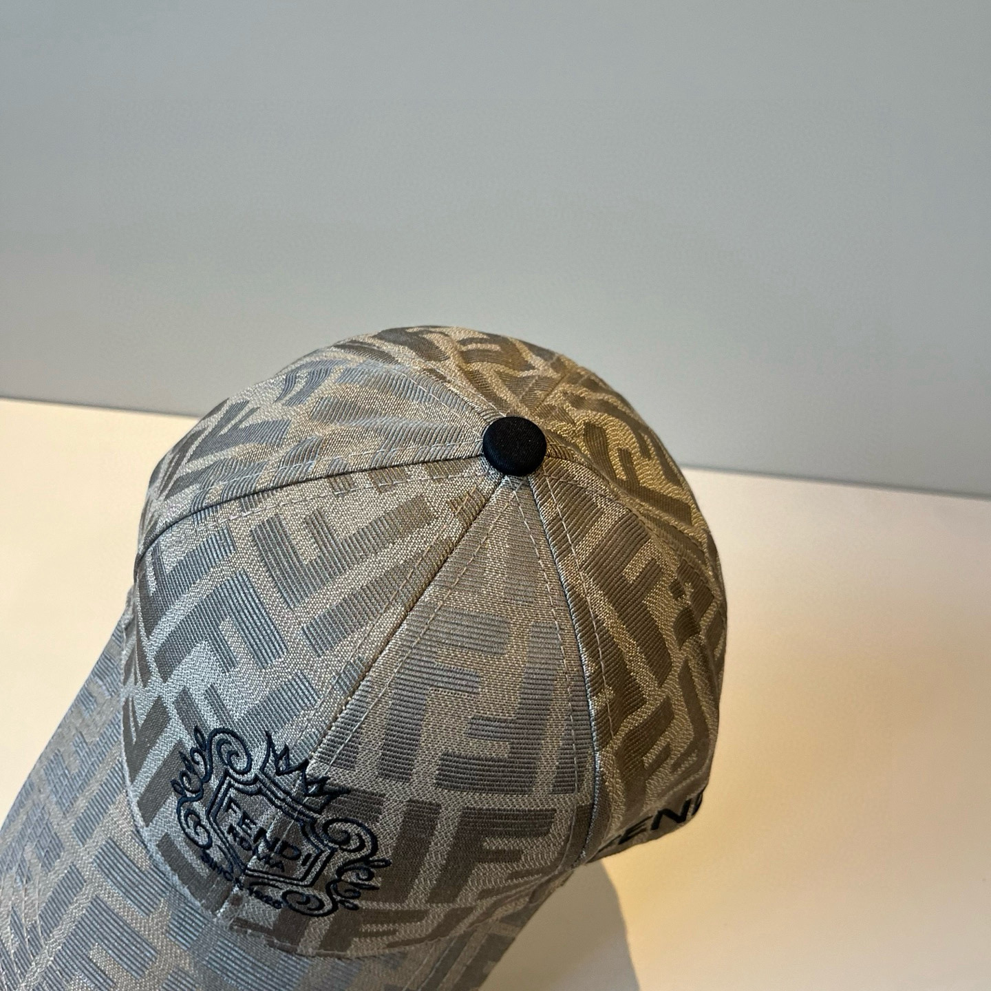  FENDI芬迪 老花系列棒球帽🧢 经典FF中古单品，气质穿搭单品，质量杠杠👍