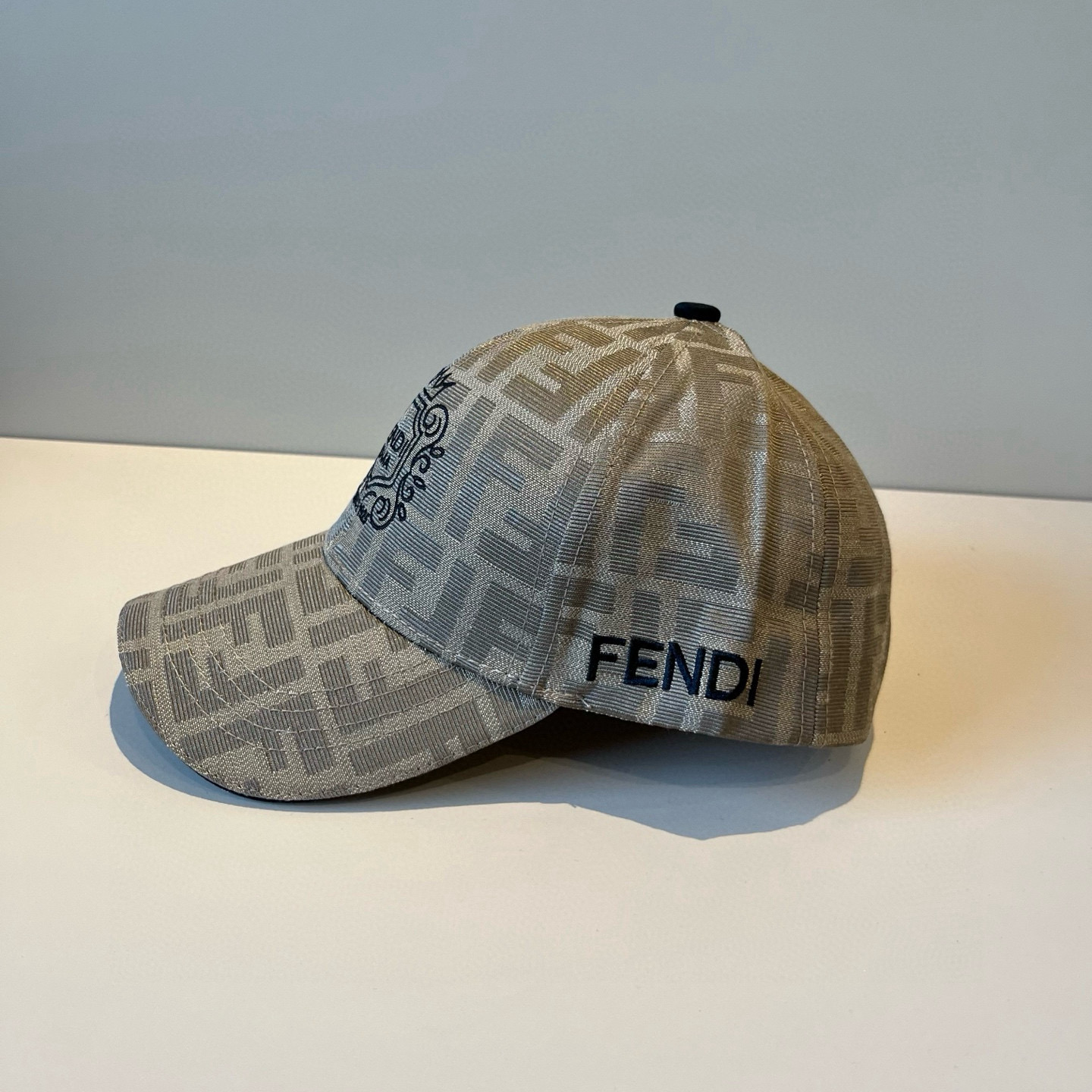  FENDI芬迪 老花系列棒球帽🧢 经典FF中古单品，气质穿搭单品，质量杠杠👍