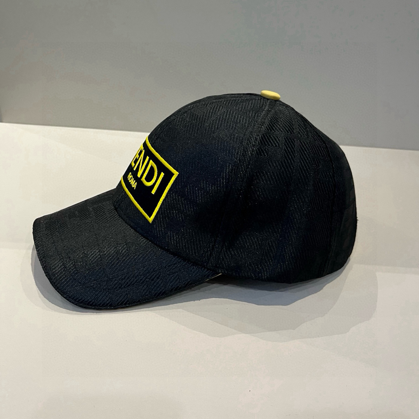  FENDI芬迪 老花系列棒球帽🧢 经典FF中古单品，气质穿搭单品，质量杠杠👍